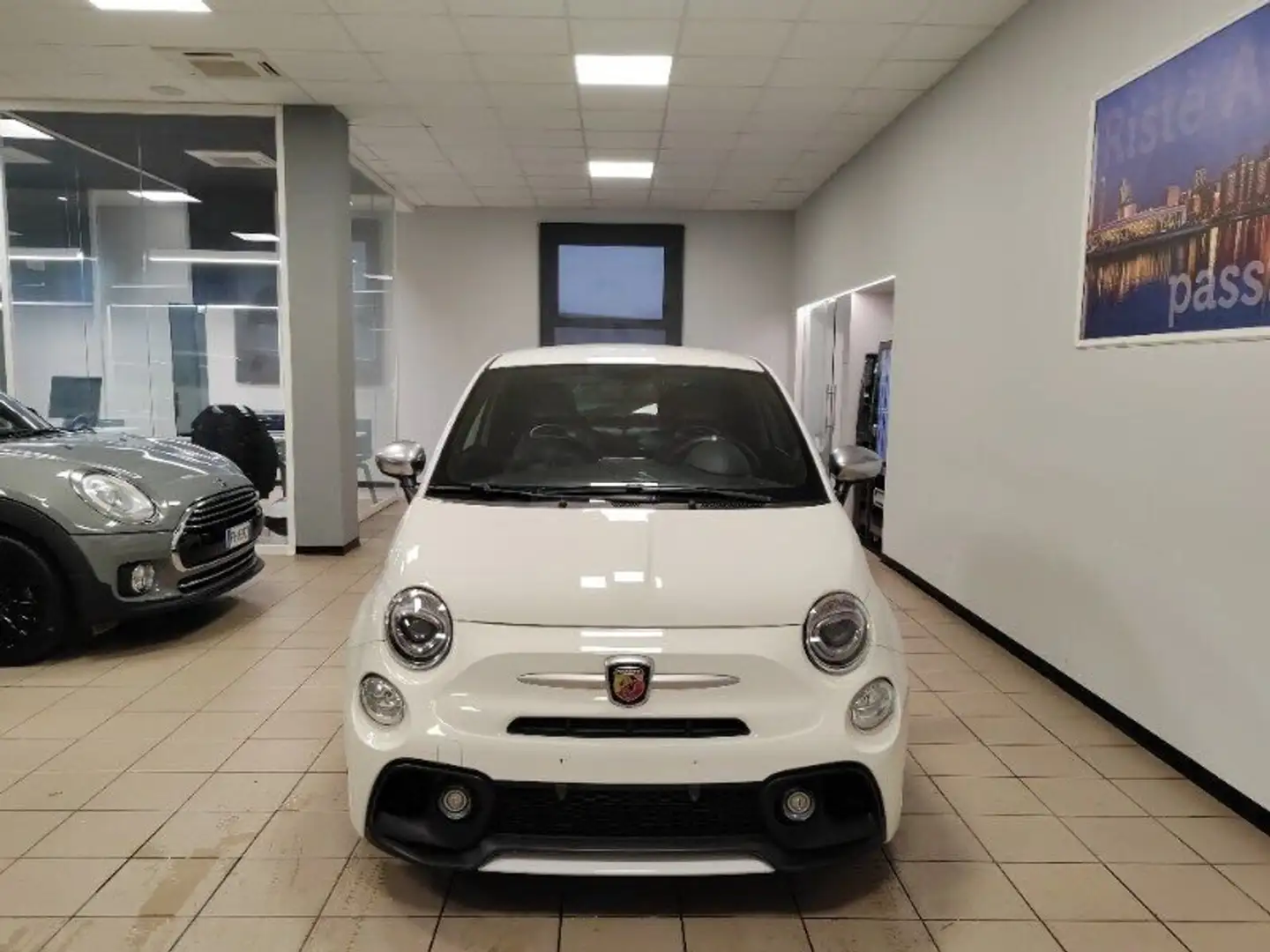 Abarth 595 Turismo 595 1.4 Turbo T-Jet 165 CV Turismo Alb - 2