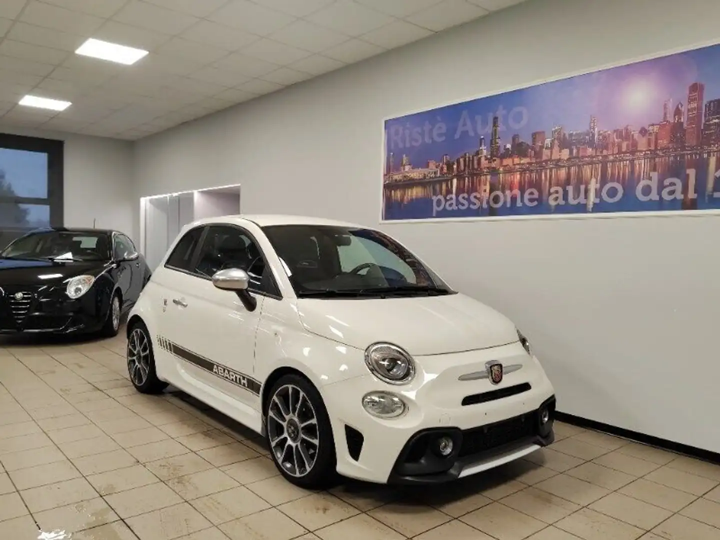 Abarth 595 Turismo 595 1.4 Turbo T-Jet 165 CV Turismo Alb - 1