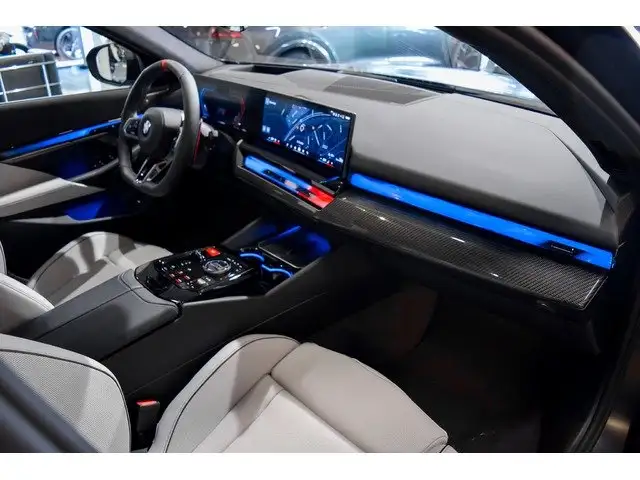 BMW M5 view 5
