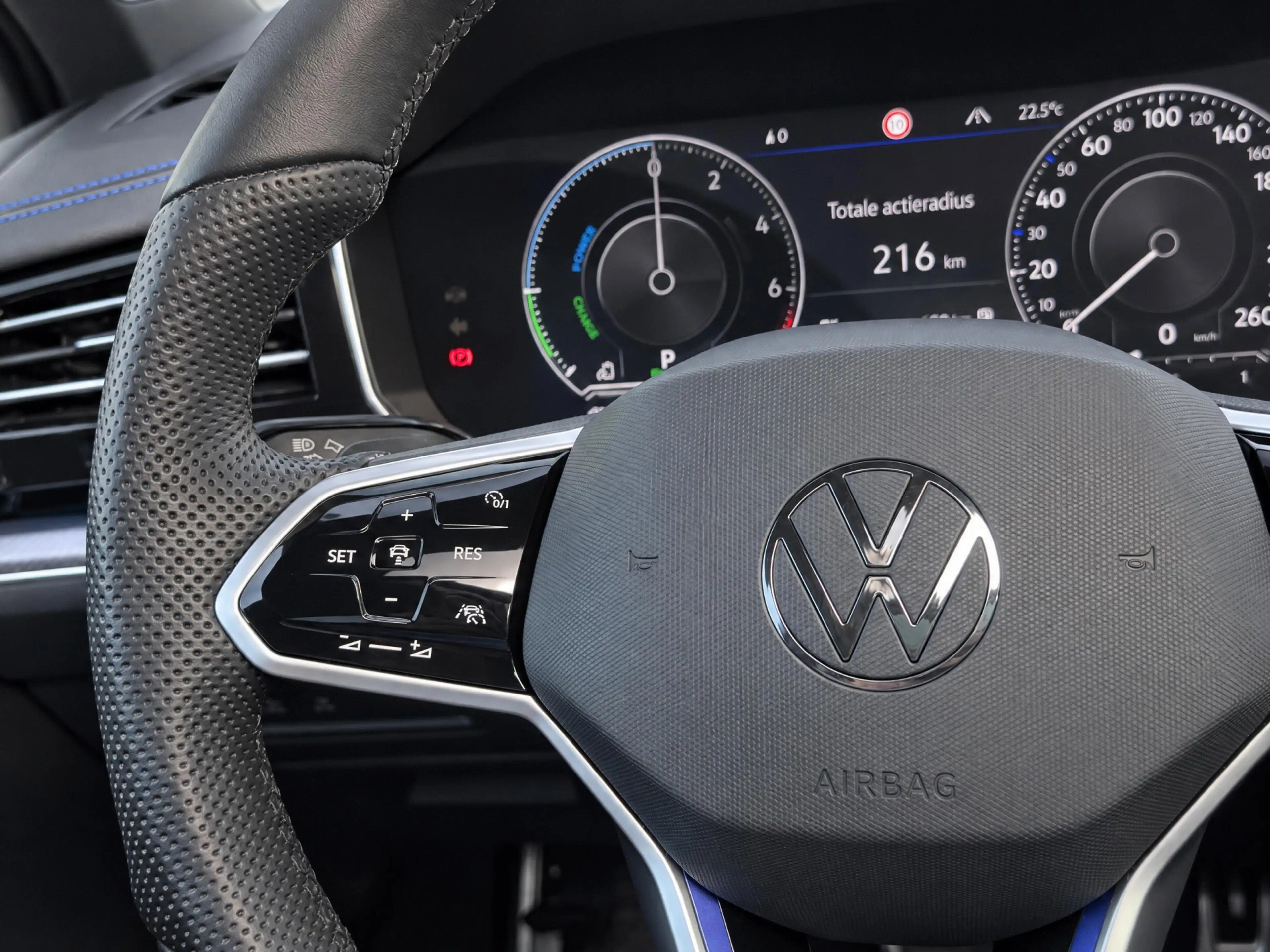 Volkswagen Touareg 3.0 TSi eHybrid 4MOTION R | BTW AUTO |Panorama | E — photo 21