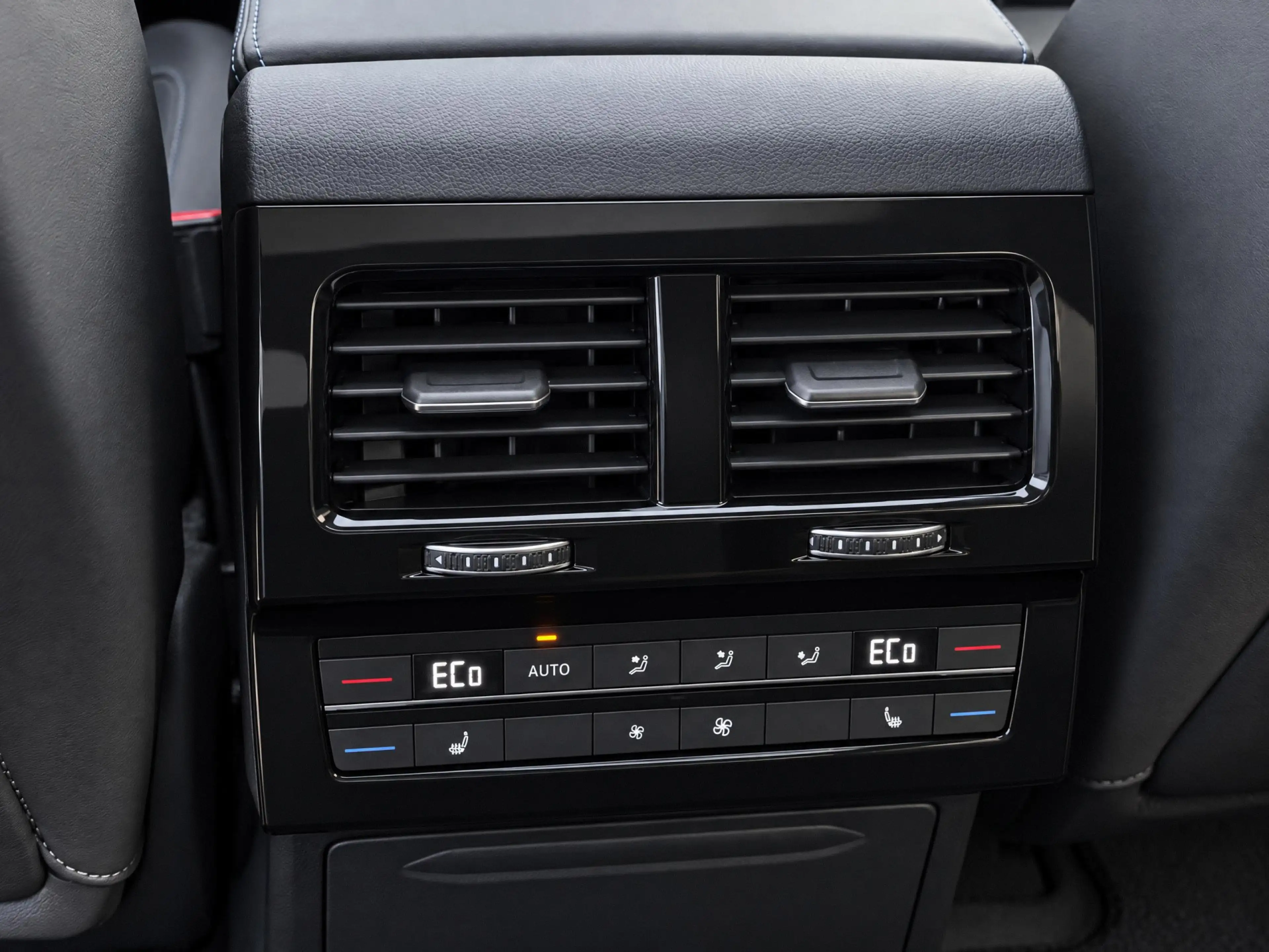 Volkswagen Touareg 3.0 TSi eHybrid 4MOTION R | BTW AUTO |Panorama | E — photo 12