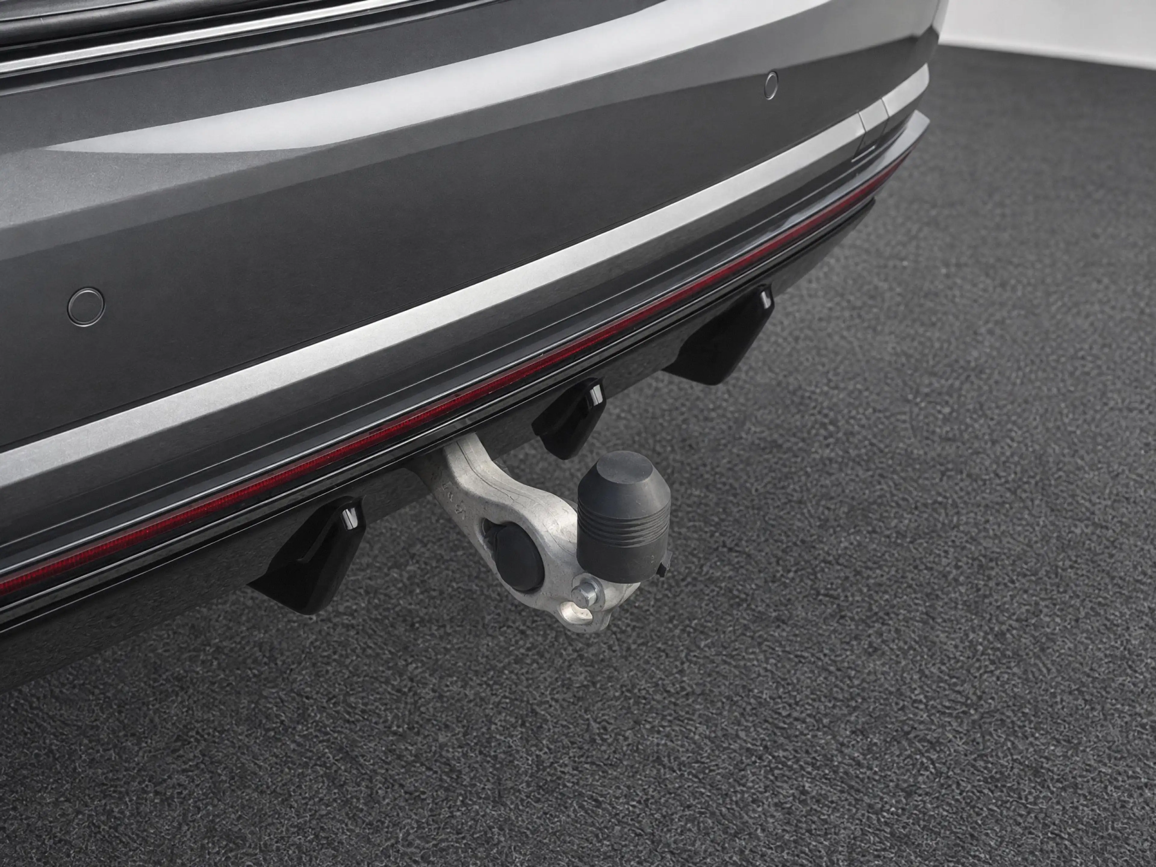 Volkswagen Touareg 3.0 TSi eHybrid 4MOTION R | BTW AUTO |Panorama | E — photo 9