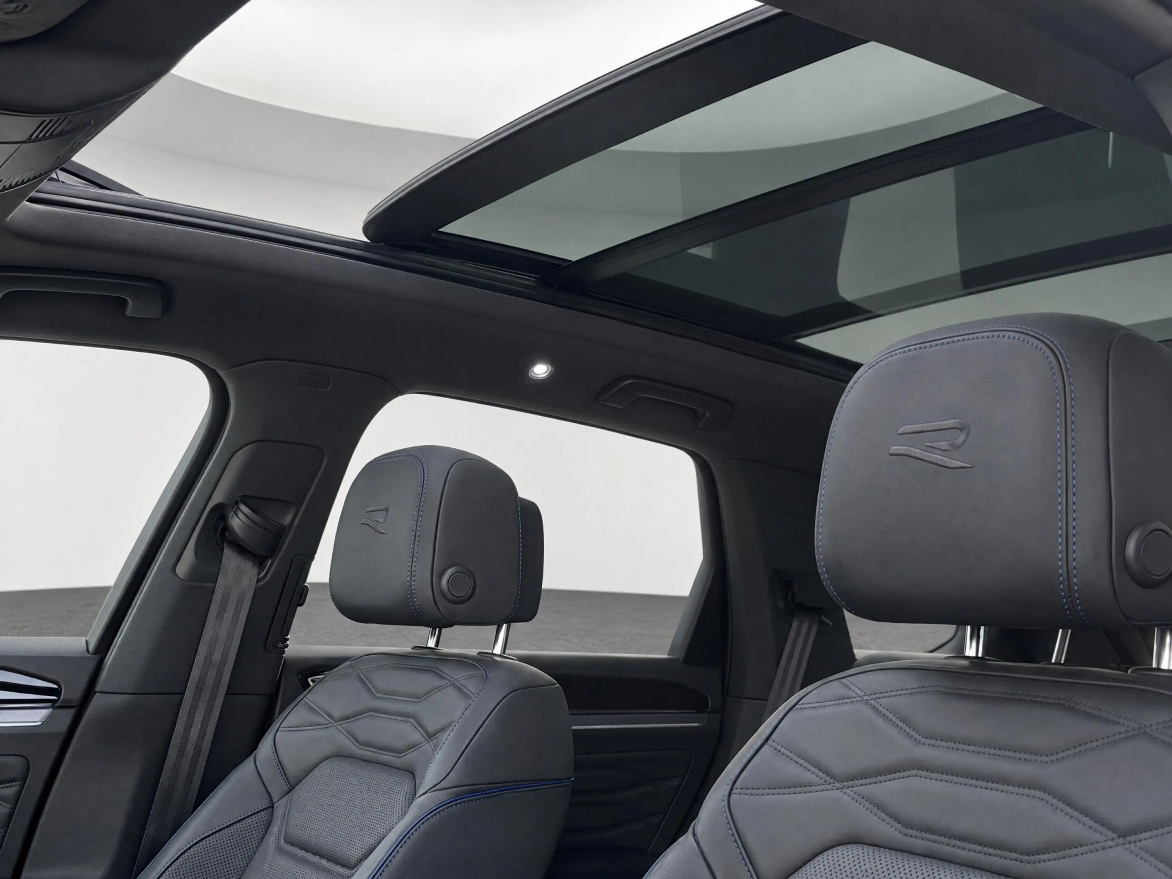 Volkswagen Touareg 3.0 TSi eHybrid 4MOTION R | BTW AUTO |Panorama | E — photo 30
