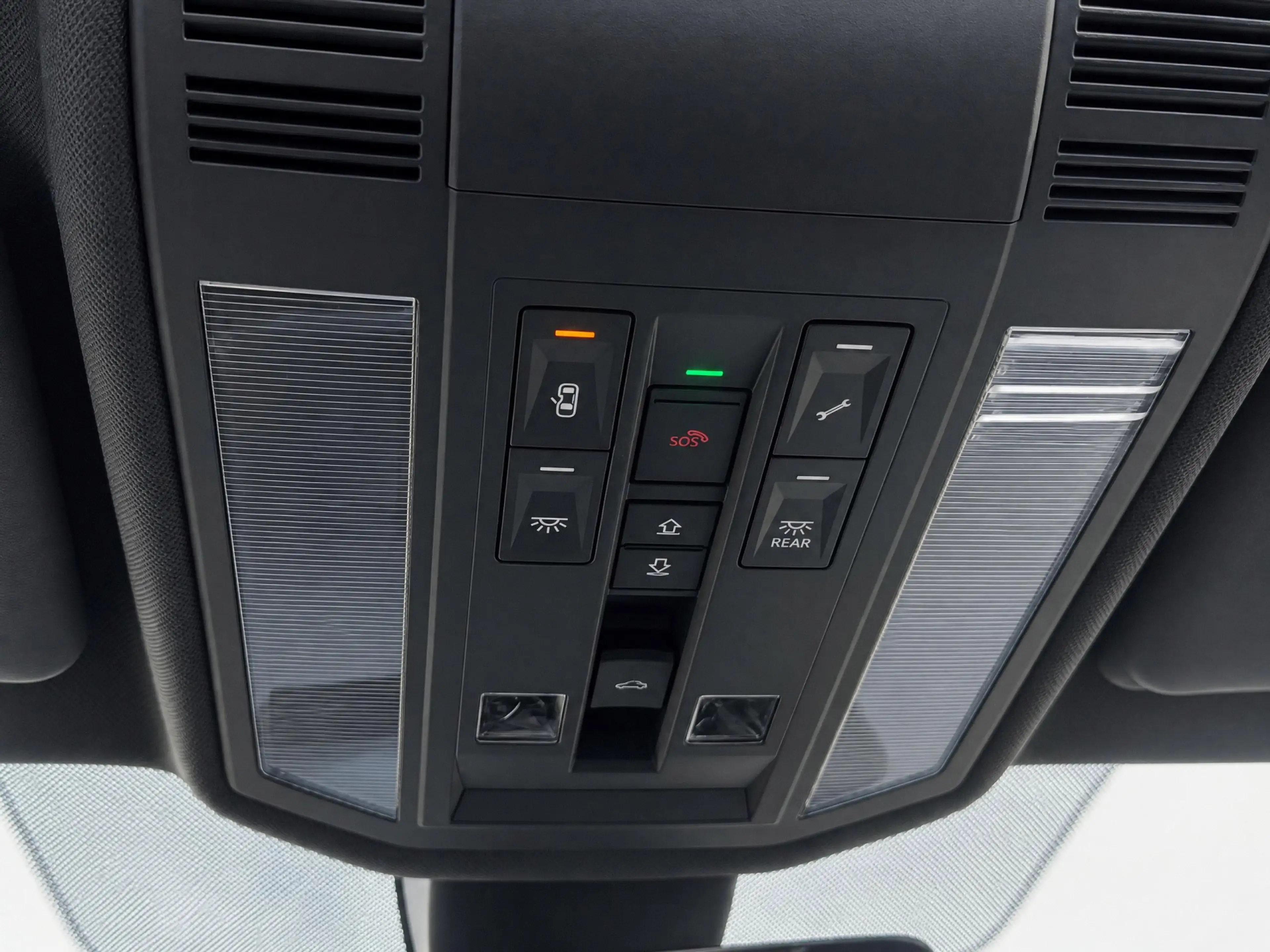 Volkswagen Touareg 3.0 TSi eHybrid 4MOTION R | BTW AUTO |Panorama | E — photo 26
