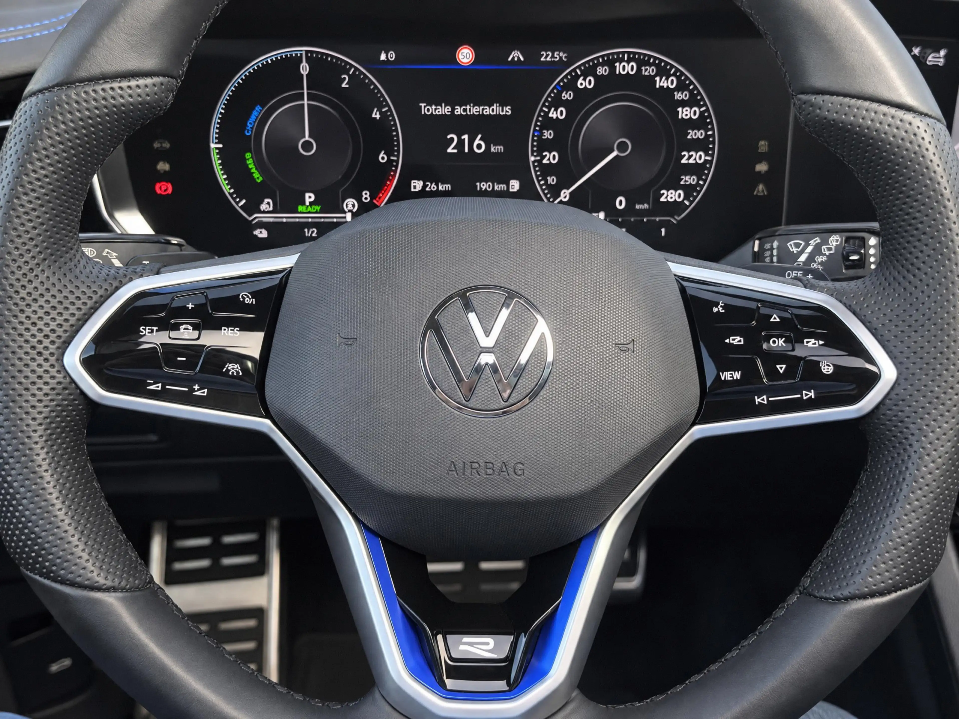 Volkswagen Touareg 3.0 TSi eHybrid 4MOTION R | BTW AUTO |Panorama | E — photo 27