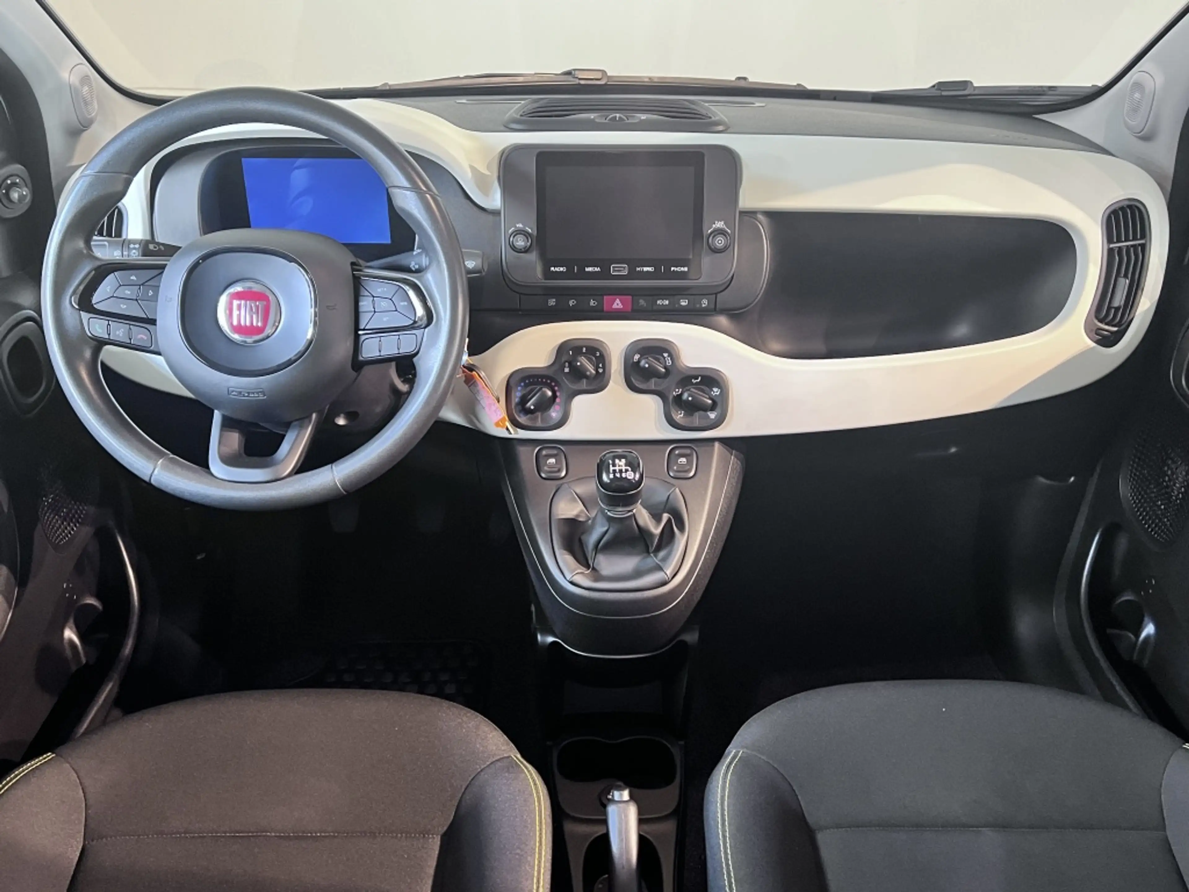 Fiat Panda 1.0 Hybrid Pandina * 12 mnd BOVAG garantie * RIJKL — photo 3