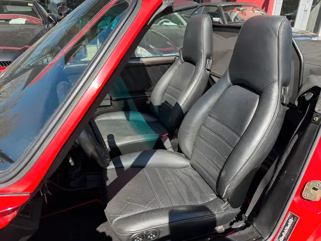 Porsche 911 view 12