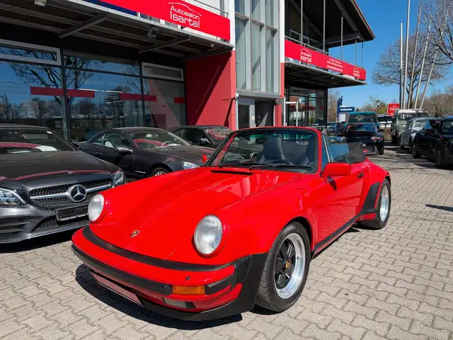 Porsche 911 view 3