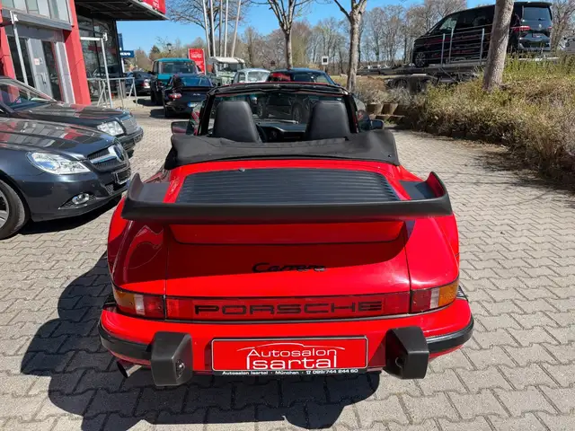 Porsche 911 view 4