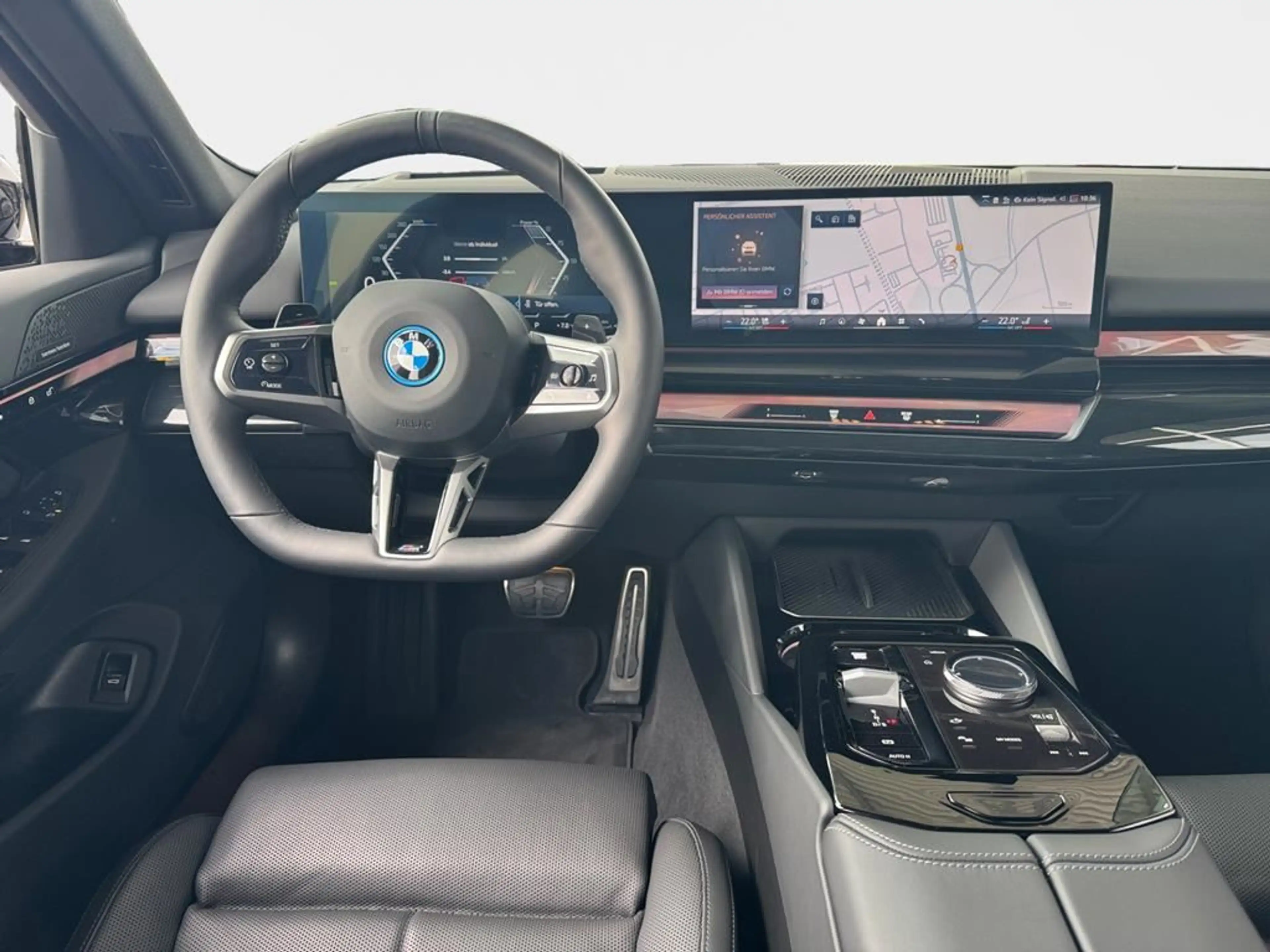 BMW 550 M Sport — photo 13