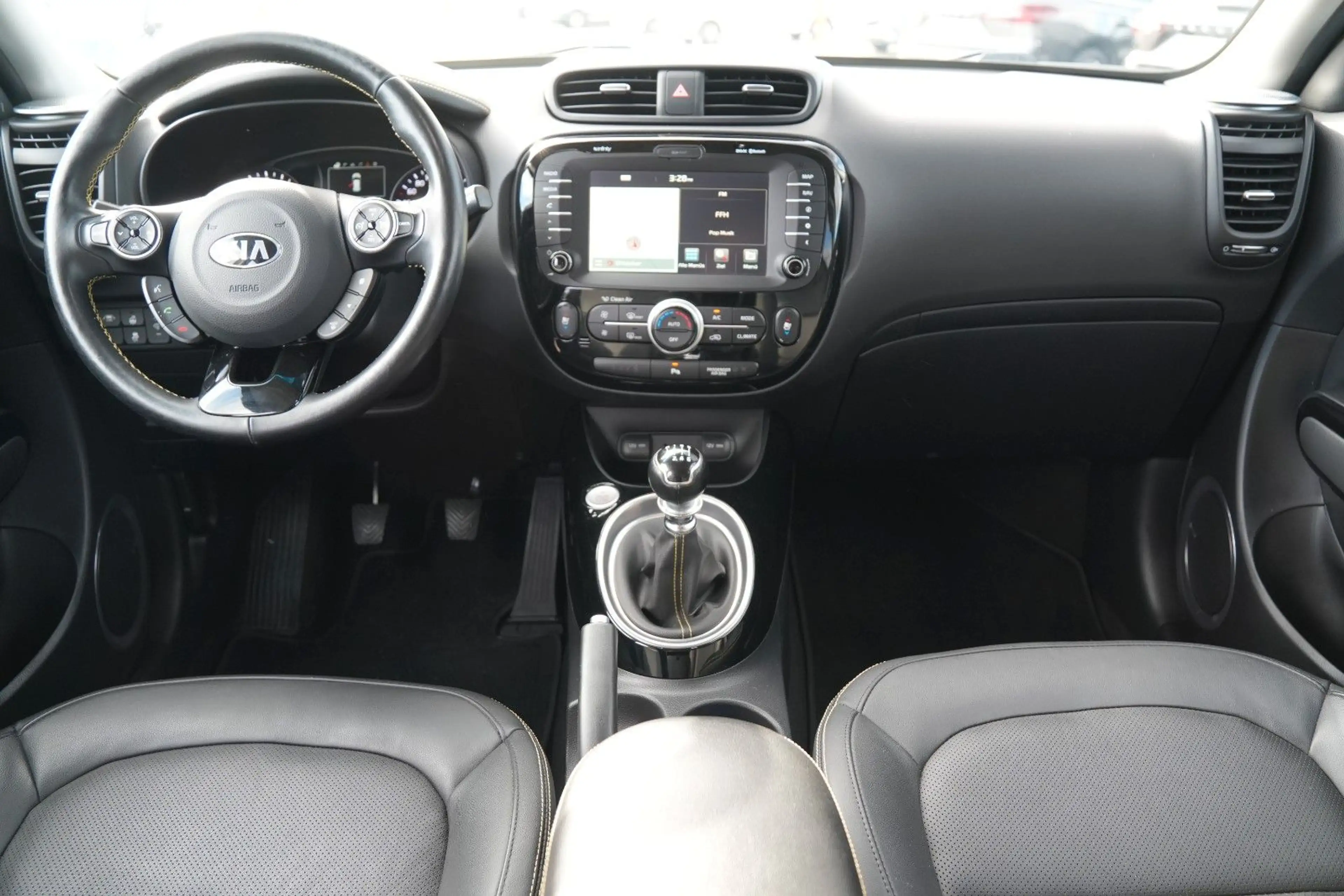 Kia Soul Spirit 1.6 GDI Infinity Sound PANO 8-Fach — photo 15