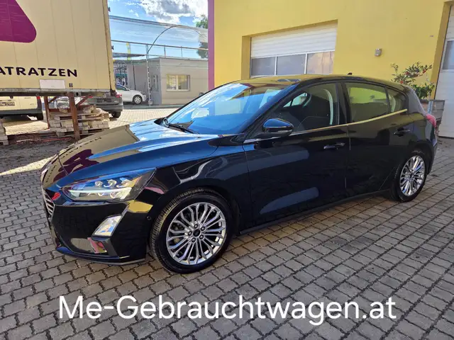 Ford Focus *VOLL LED/NAVI/KAMRA/ACC/TOTWINKEL-SPURHALTE/SHZG*