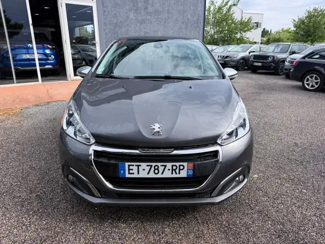 Peugeot 208 view 14