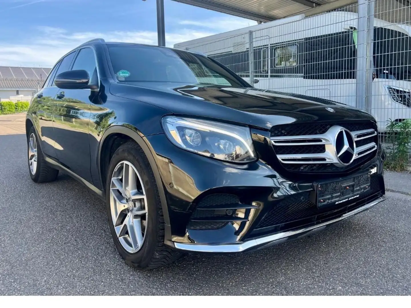 Mercedes-Benz GLC 220 GLC 220 d Coupe 4Matic 9G-TRONIC AMG Line crna - 1