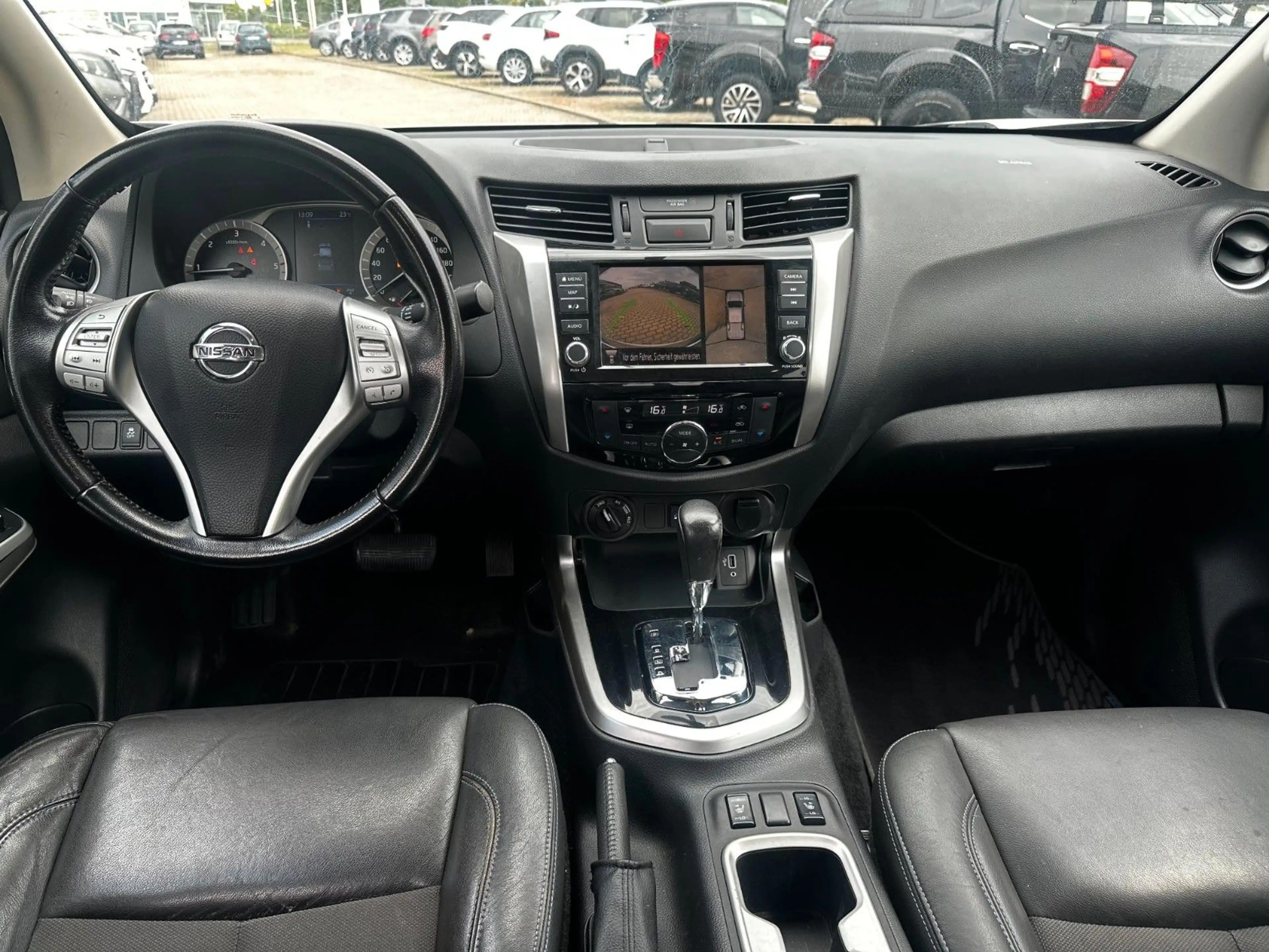 Nissan Navara NP300 Acenta King Cab 4x4 — photo 7