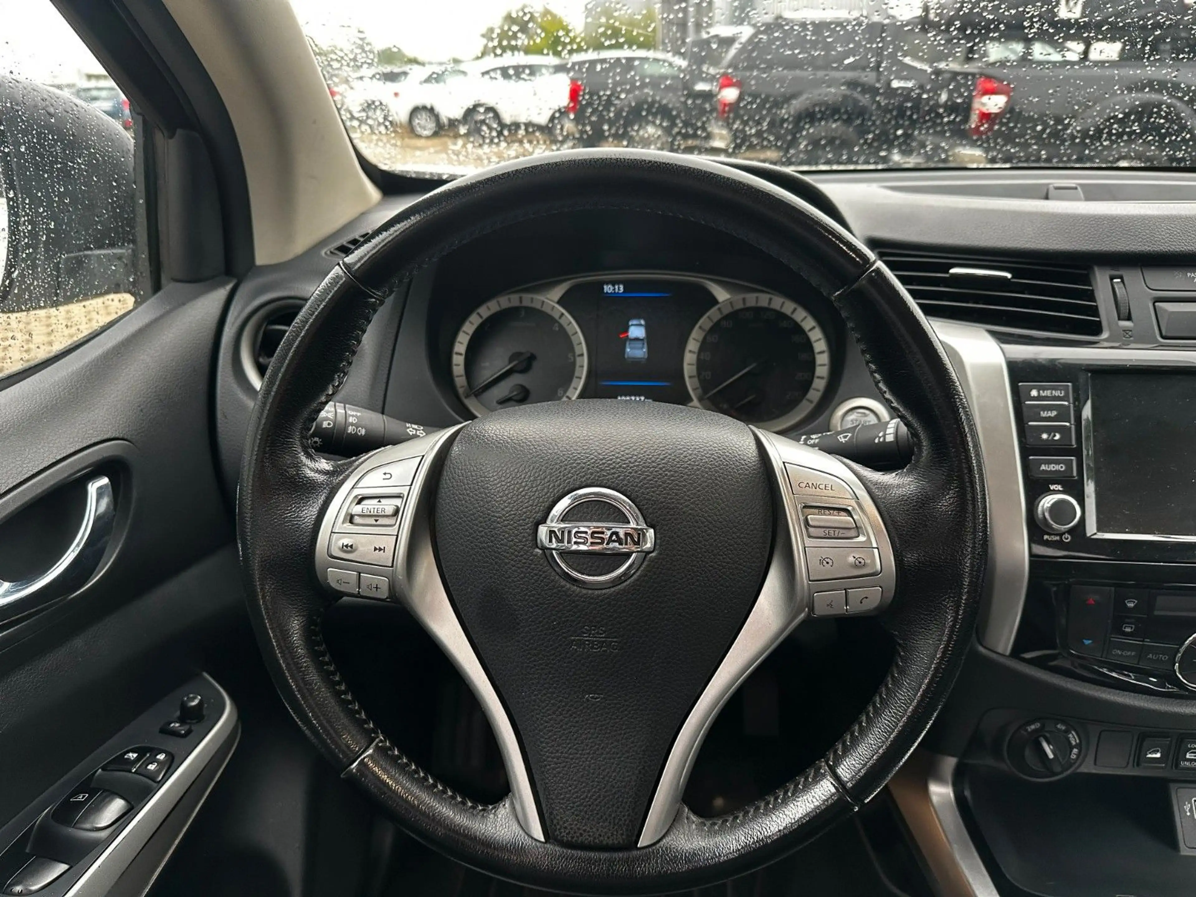 Nissan Navara NP300 Acenta King Cab 4x4 — photo 6