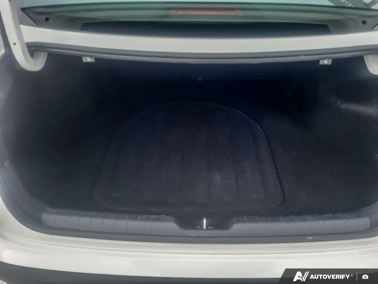 Kia K4 снимка Kia K4