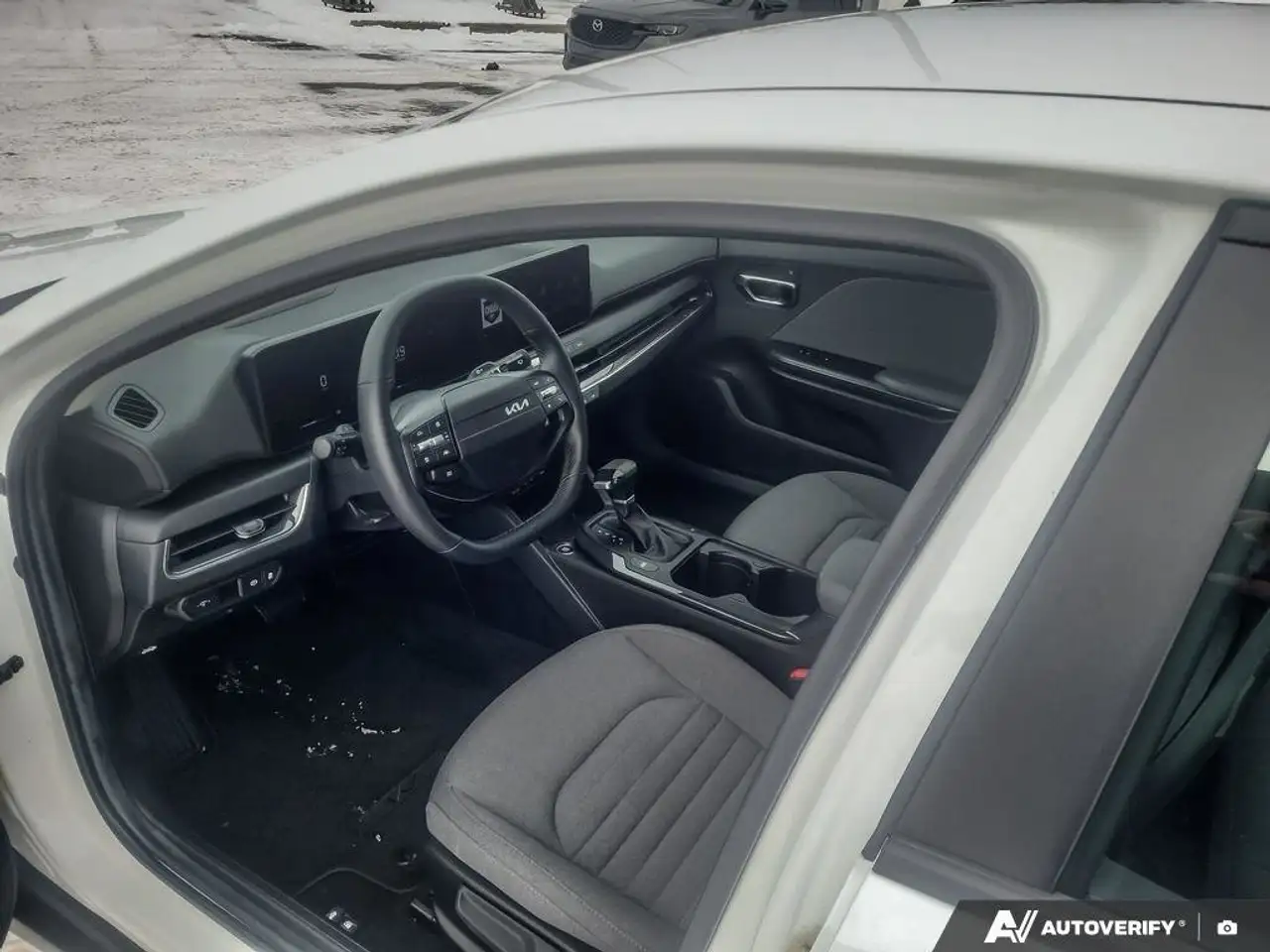 Kia K4 снимка Kia K4