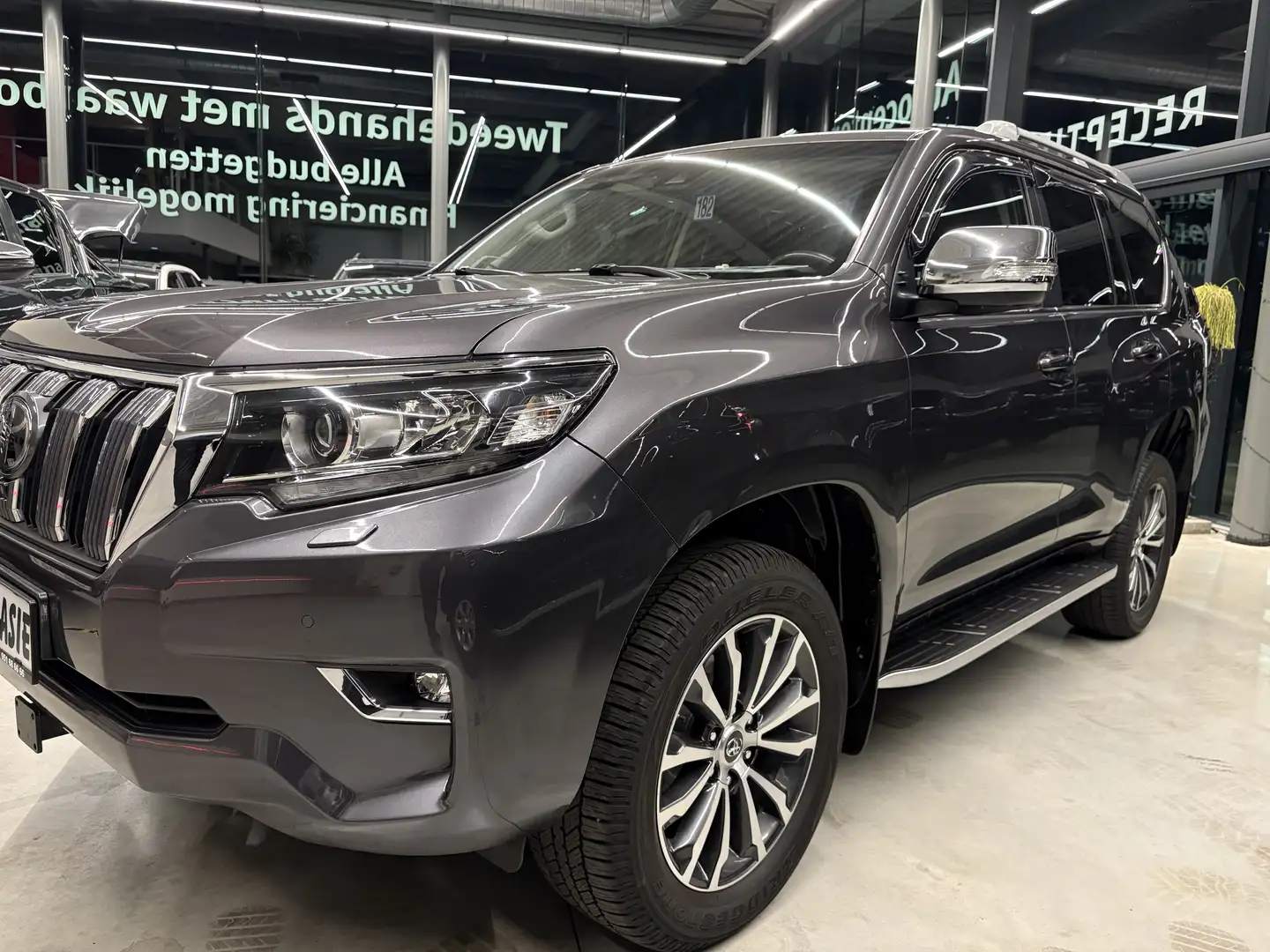 Toyota Land Cruiser 2.8 D-4D PREMIUM AT/ LICHTE VRACHT/ € 38800+btw Gris - 2