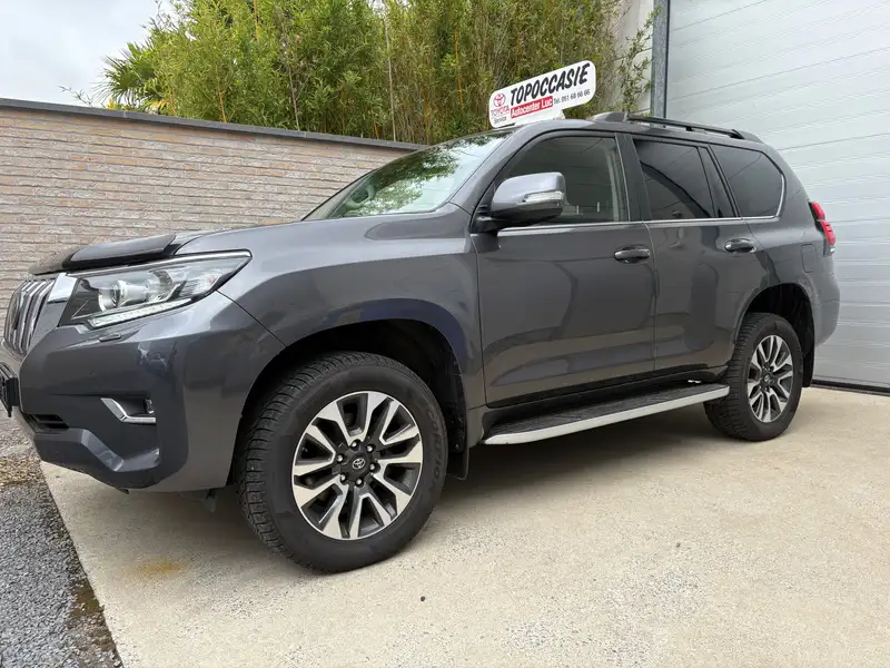 TOYOTA Land Cruiser