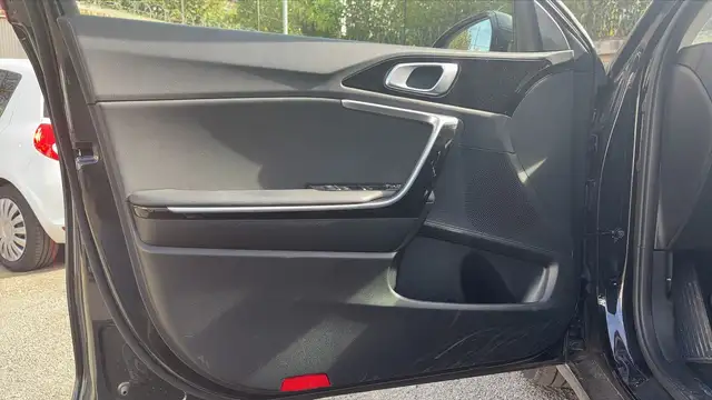 Kia Unknown Model view 7
