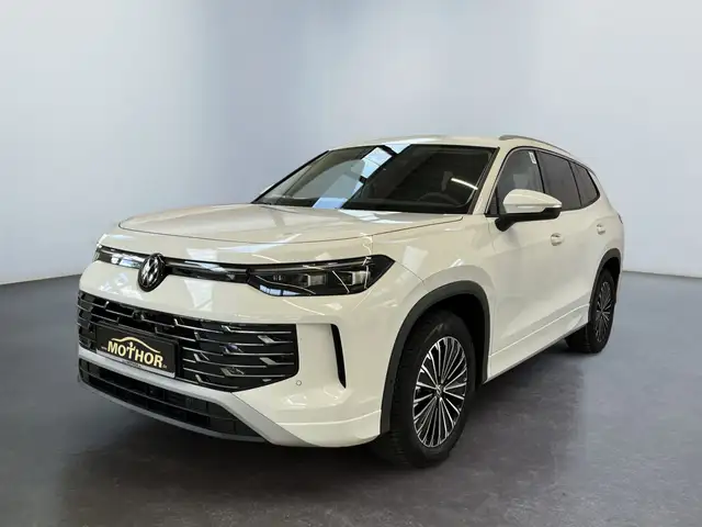 Volkswagen Tayron view 2