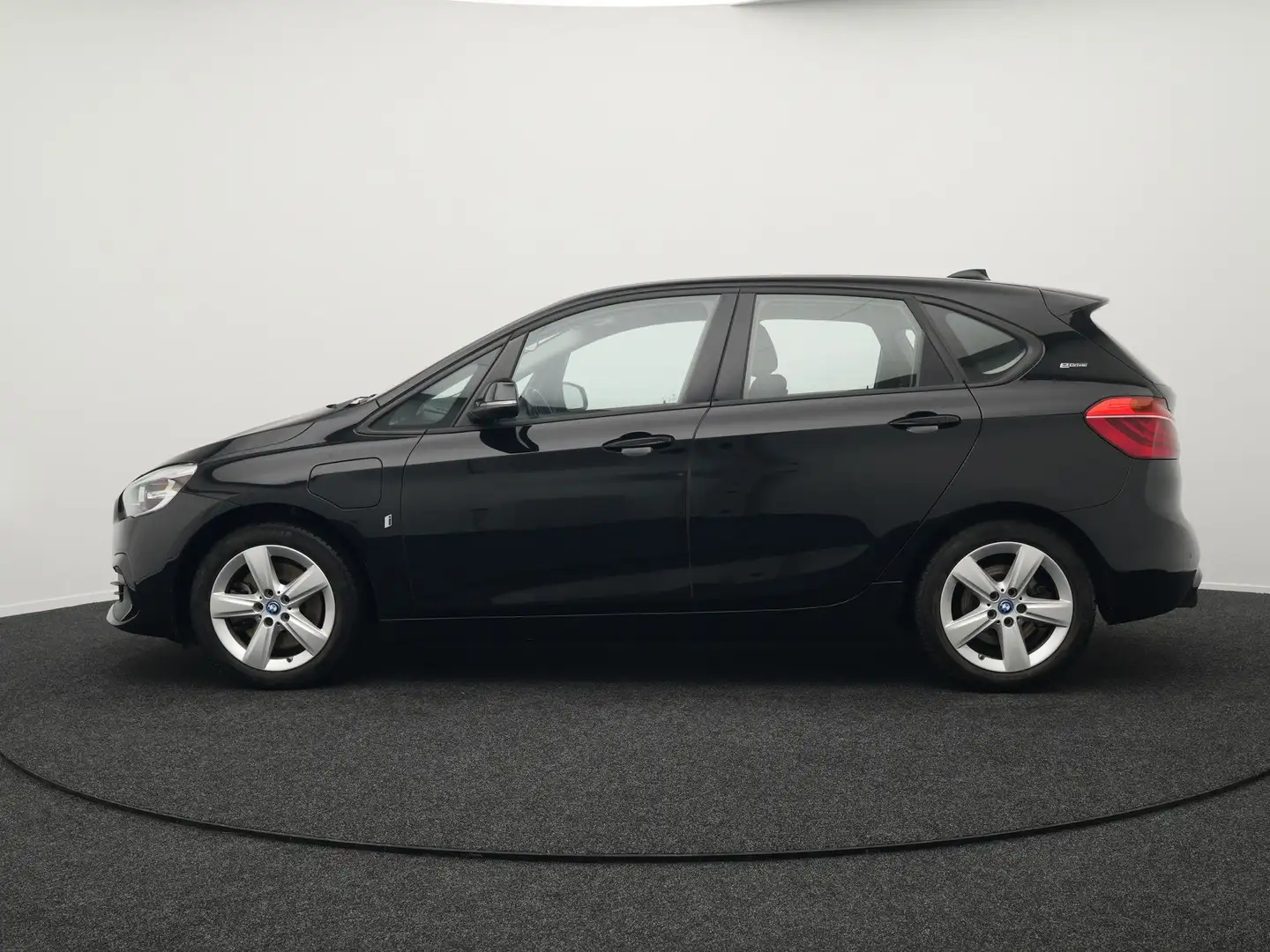 BMW 225 2-serie Active Tourer 225xe iPerformance Executive Fekete - 2