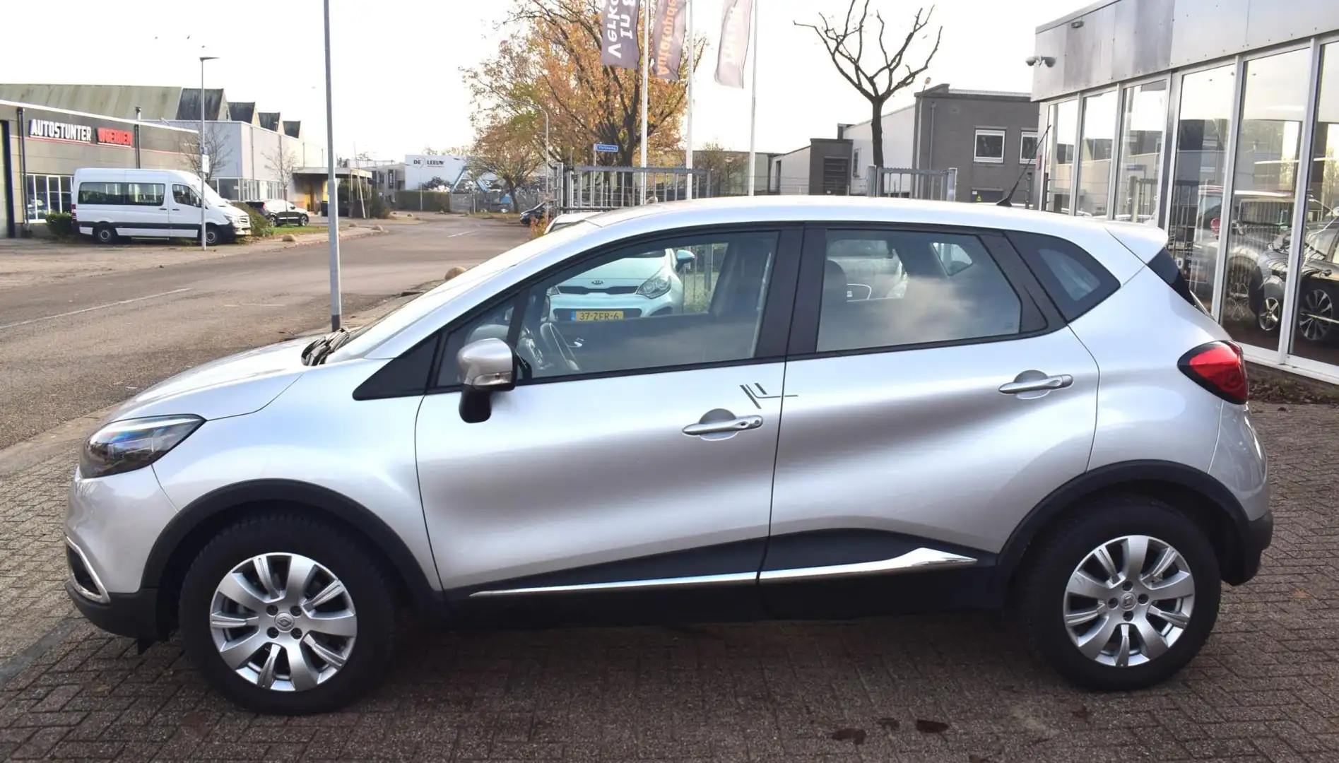 Renault Captur 1.2 TCe Dynamique AUTOMAAT | CRUISE CONTROL | AIRC Grijs - 2