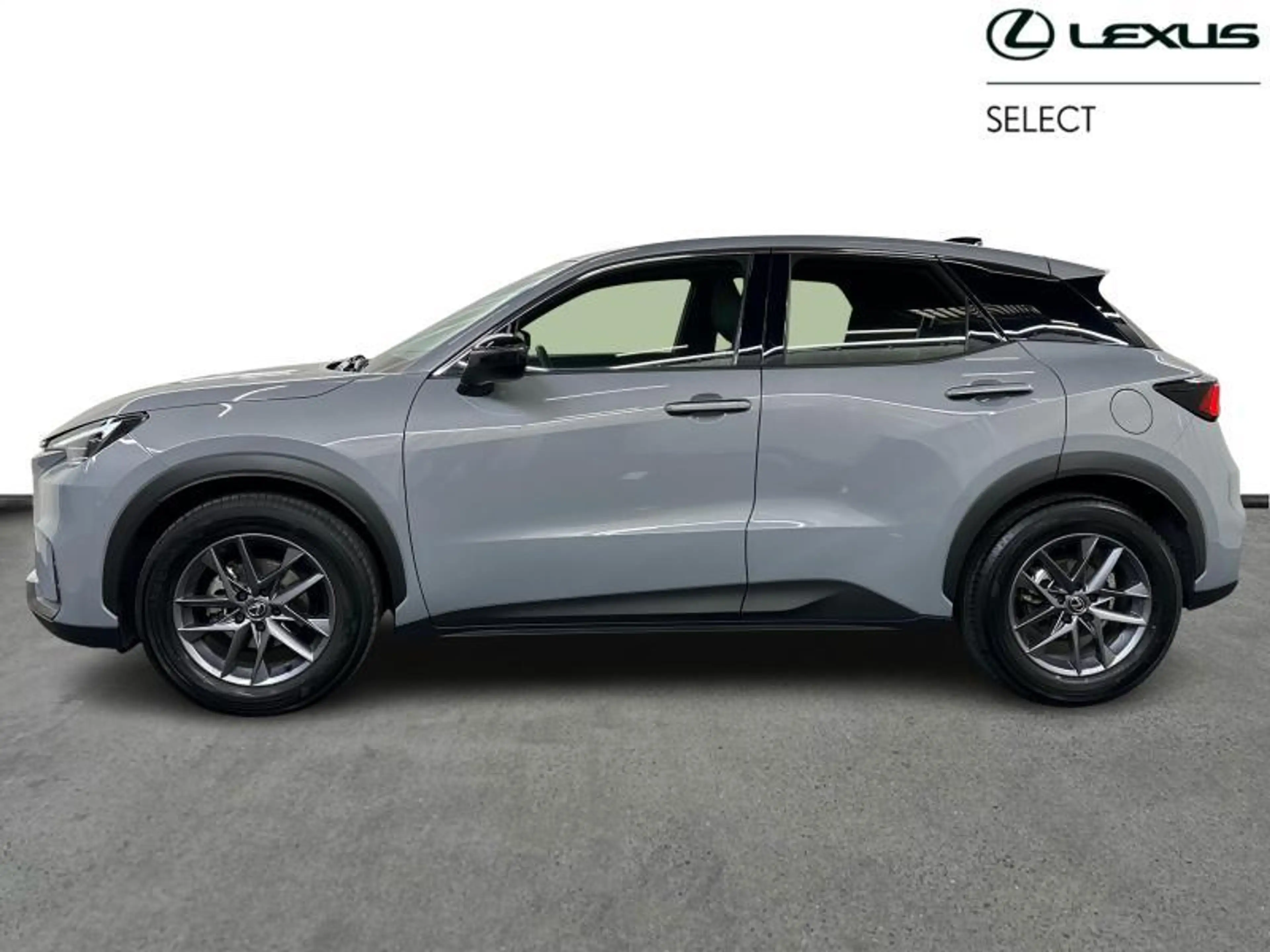 Lexus LBX Base — photo 3