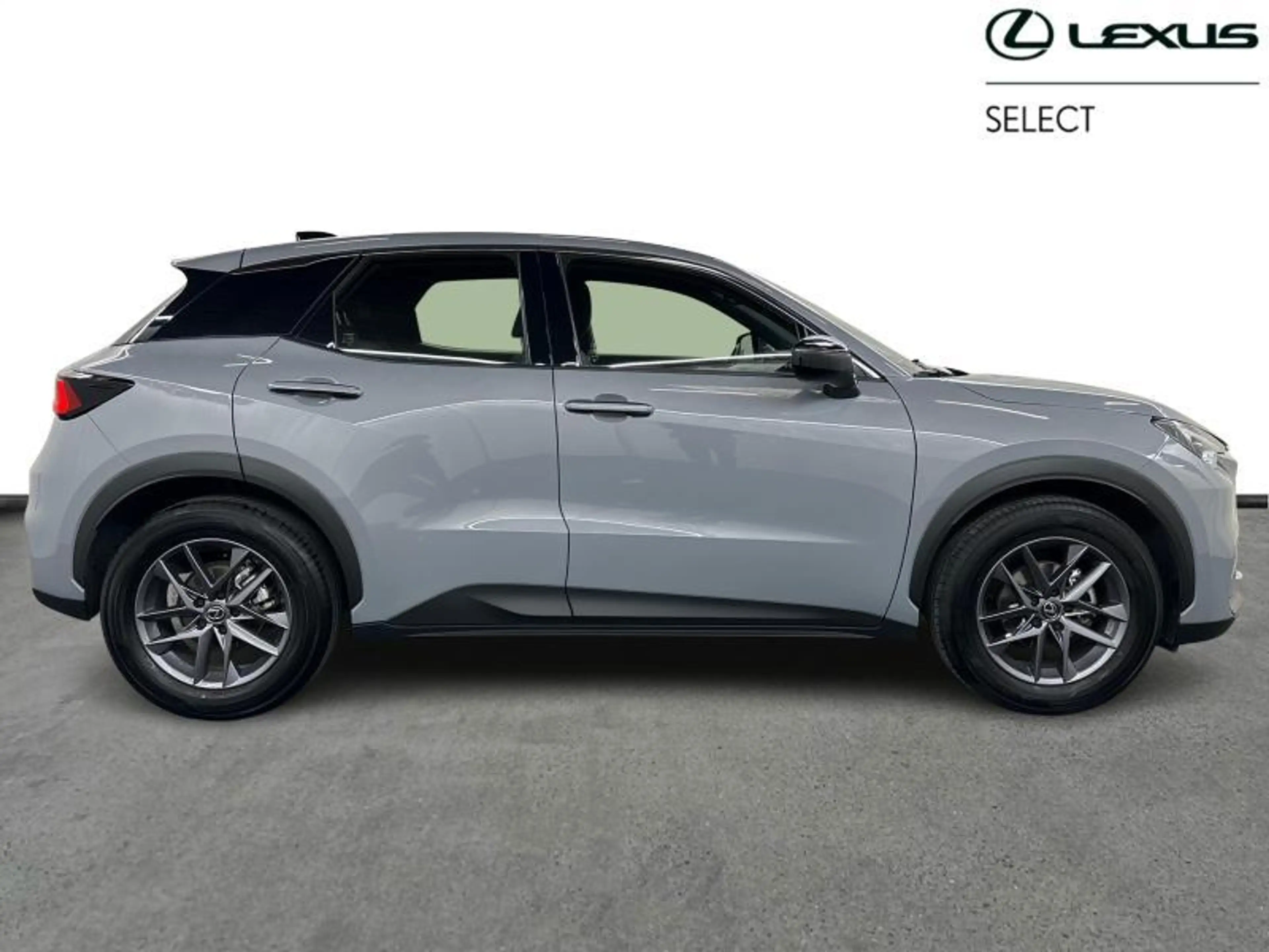 Lexus LBX Base — photo 14
