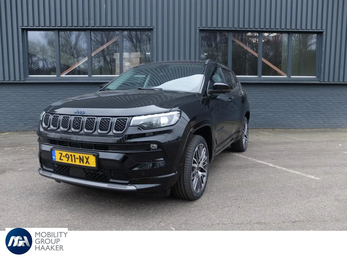 Jeep Compass 4xe 240 Plug-in Hybrid Electric Summit | Camera | Noir - 1