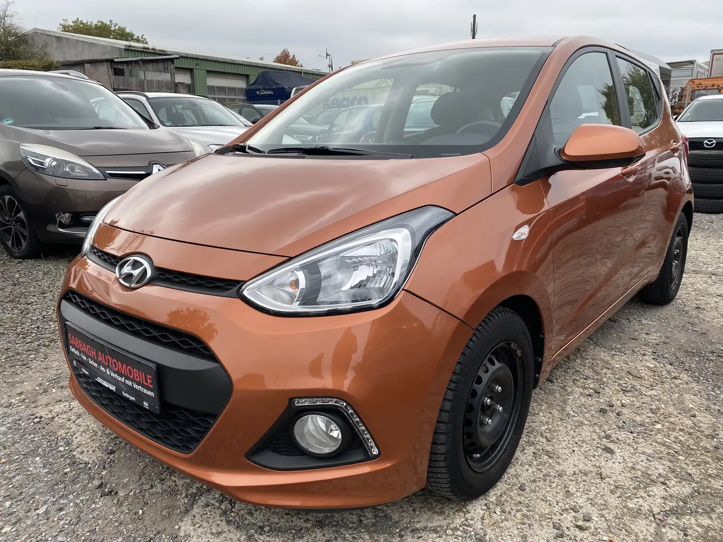 Hyundai i10 i10 1.2 Intro Edition,Klima,63600 Km Braun - 2