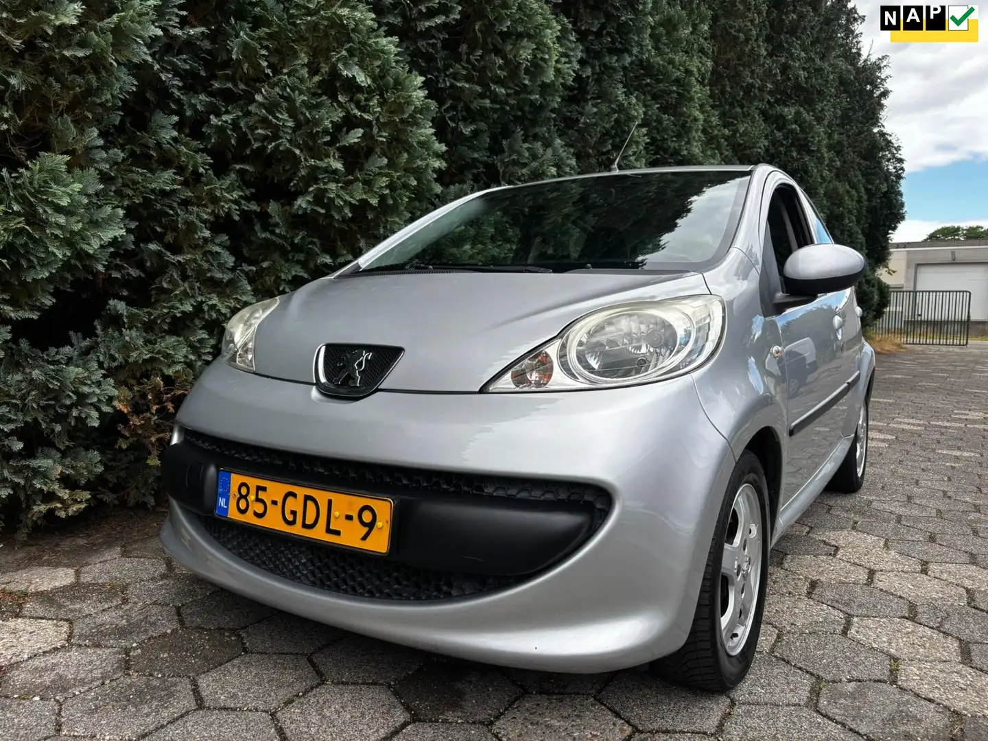 Peugeot 107 1.0-12V XS | Automaat Gris - 1