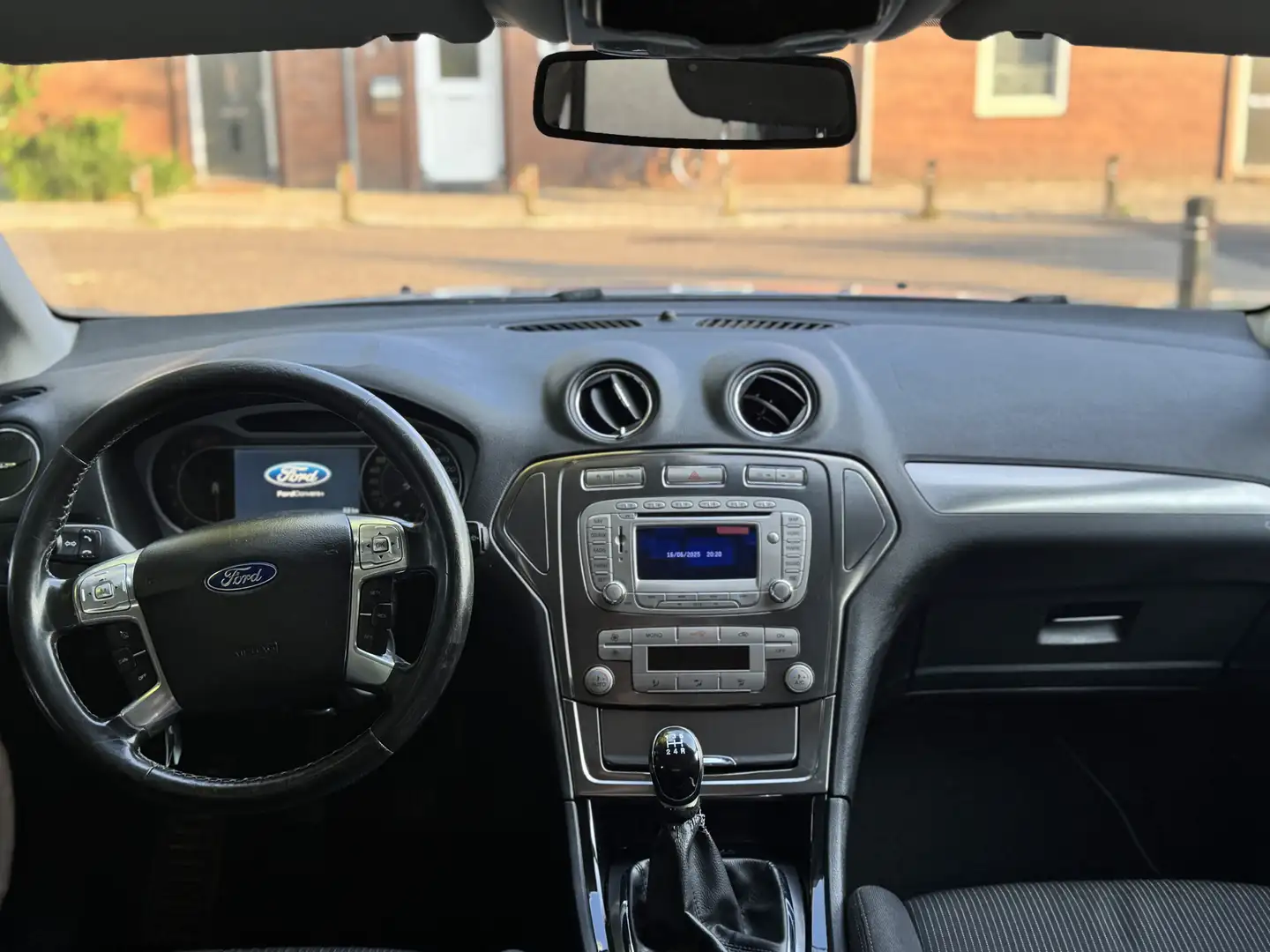 Ford Mondeo Zilver - 2