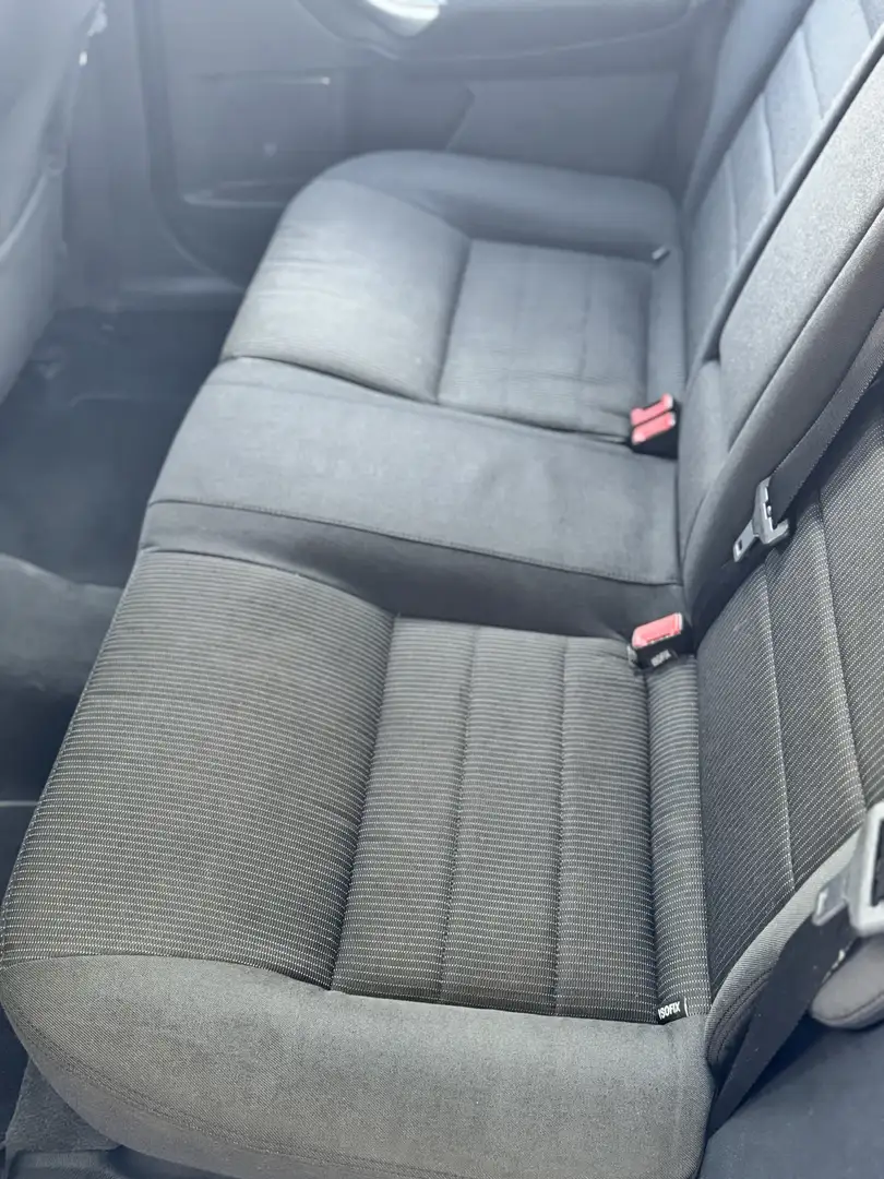 Ford Mondeo Zilver - 1