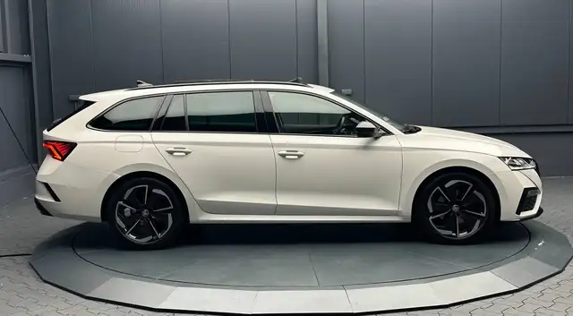 Skoda Octavia view 6
