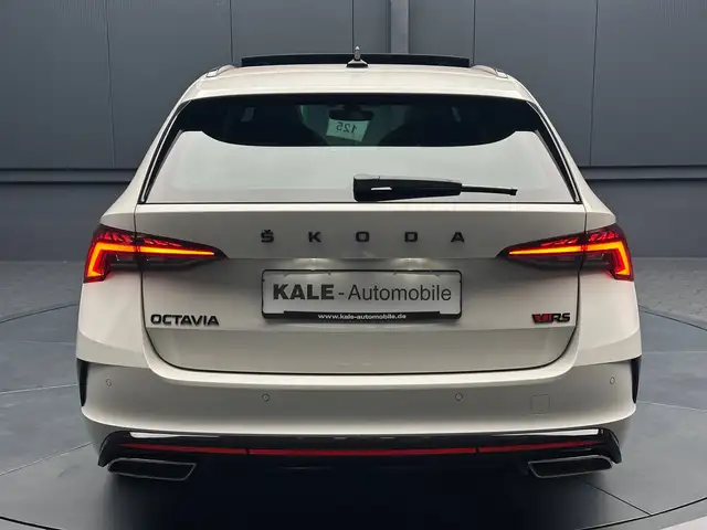Skoda Octavia view 4