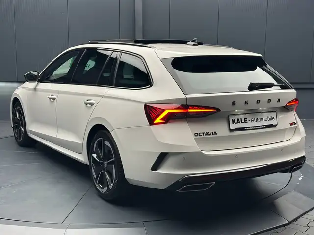 Skoda Octavia view 3