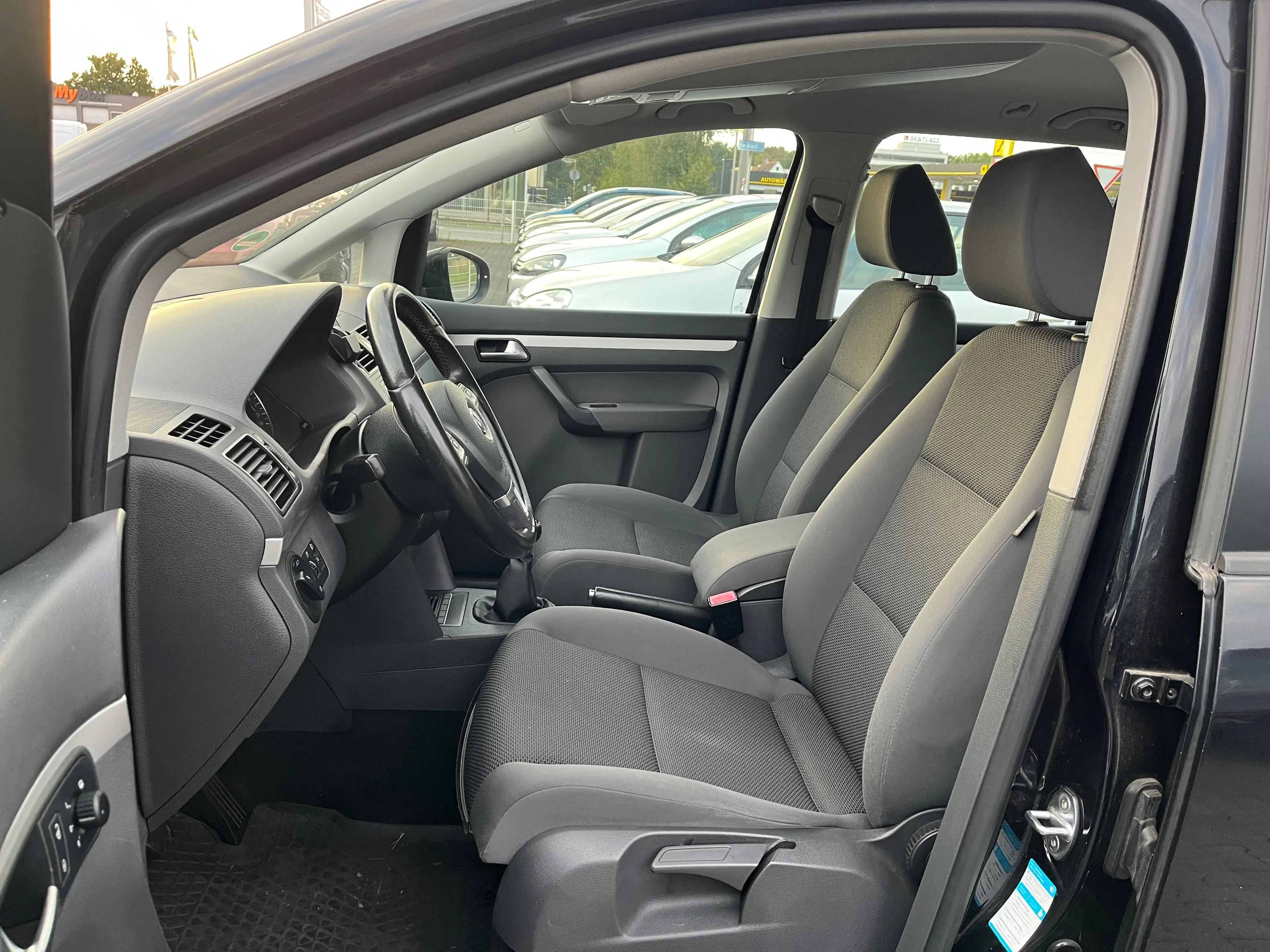 Volkswagen Touran Trendline/Klima/Sitzheizung/AUX/Isofix — photo 8