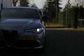 Alfa Romeo Giulia 2.0 T 280PK AWD Veloce Aut.*NL-Auto*Perfect Onderh Grau - thumbnail 28
