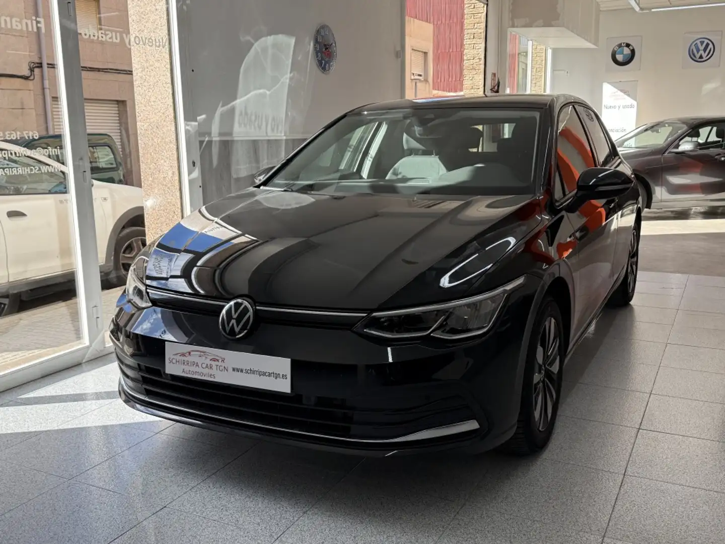 Volkswagen Golf 1.0 eTSI DSG 81kW Zwart - 1