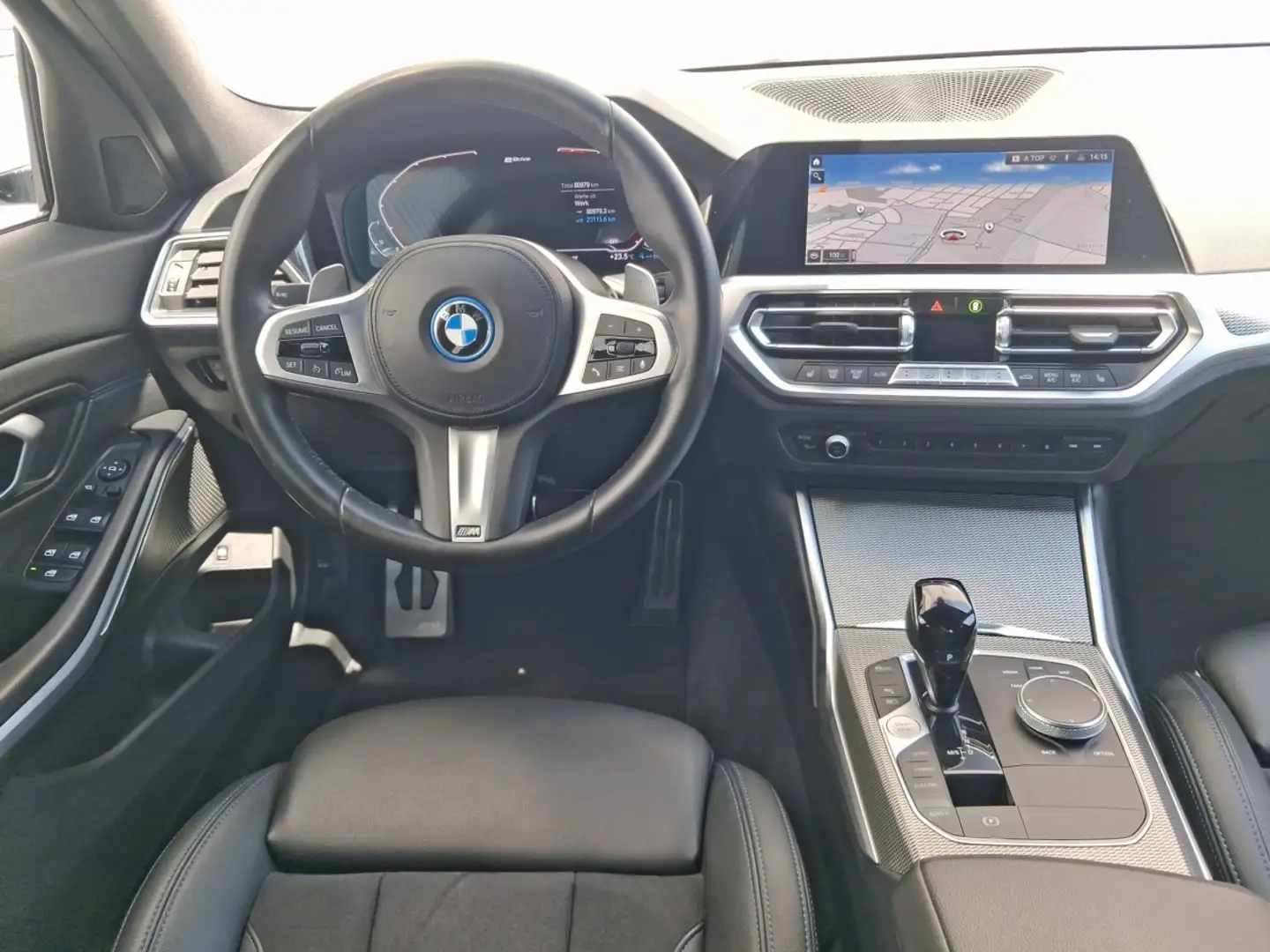BMW 320 e Lim M Sport Laser Navi DrivAs HiFi ParkAs Weiß - 2