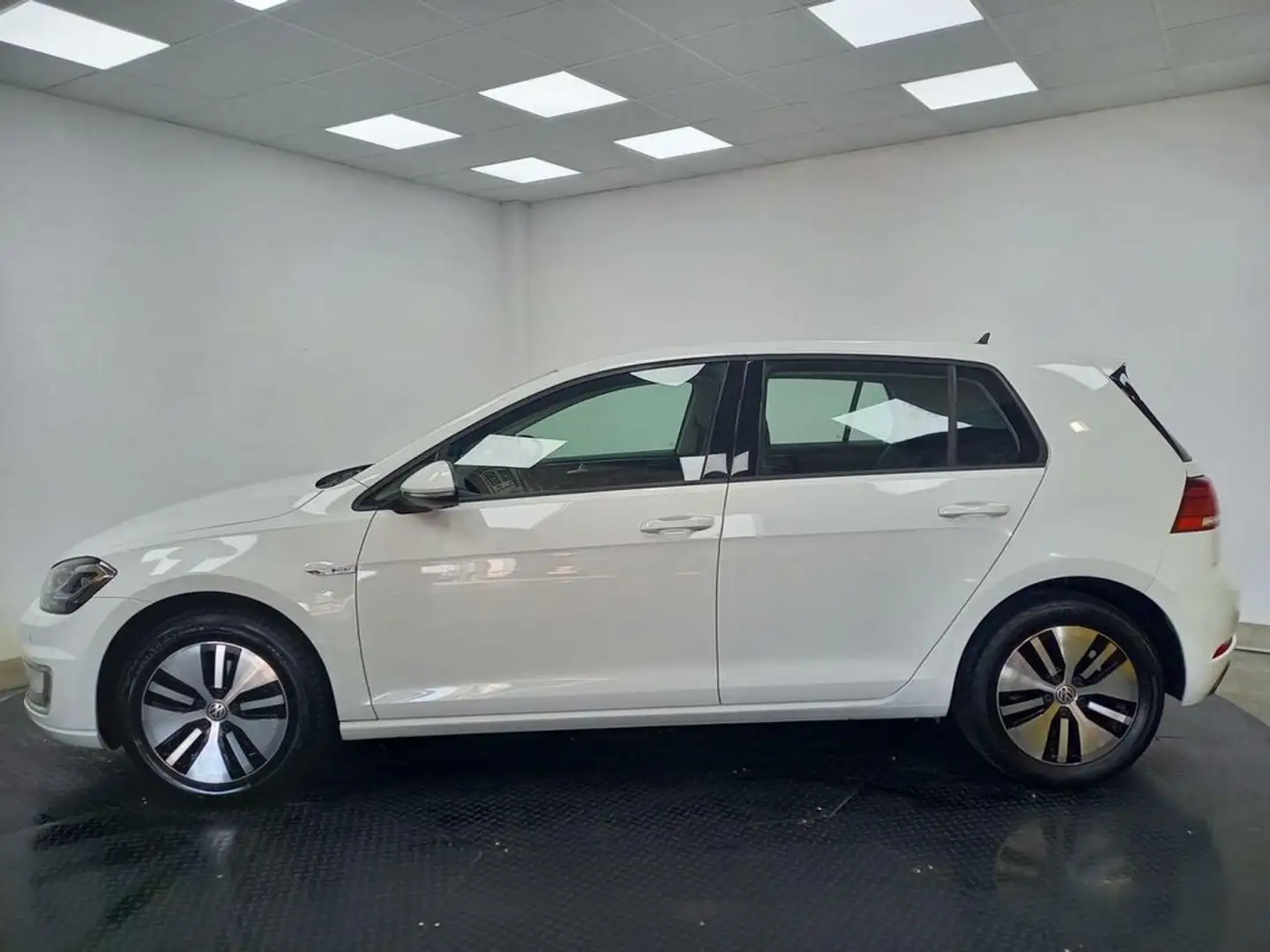 Volkswagen Golf E- 100KW 136CV MT1 Weiß - 2