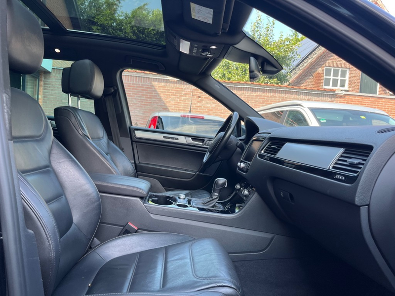 Volkswagen Touareg 3.0 TDI R-LINE 262PK / SCHUIFDAK / LEDER / NAVI / — photo 7