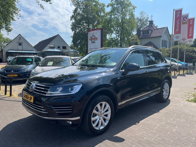 Volkswagen Touareg 3.0 TDI R-LINE 262PK / SCHUIFDAK / LEDER / NAVI /