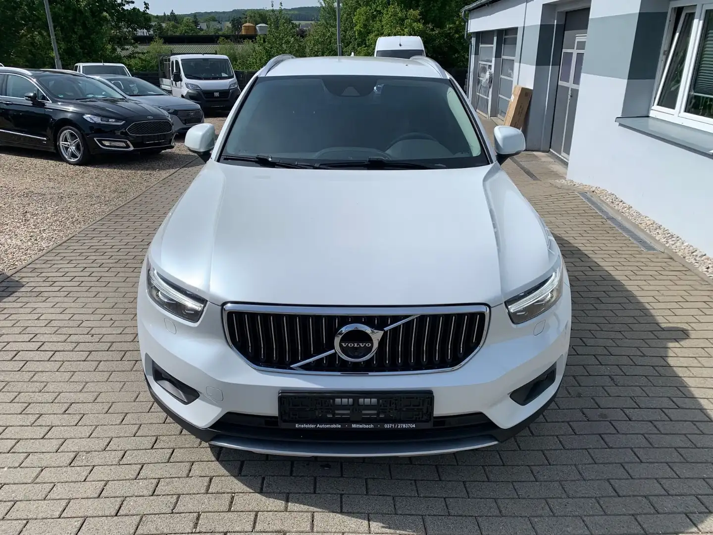 Volvo XC40 2,0D Aut. Inscr. AWD Leder Navi LED ACC Weiß - 2