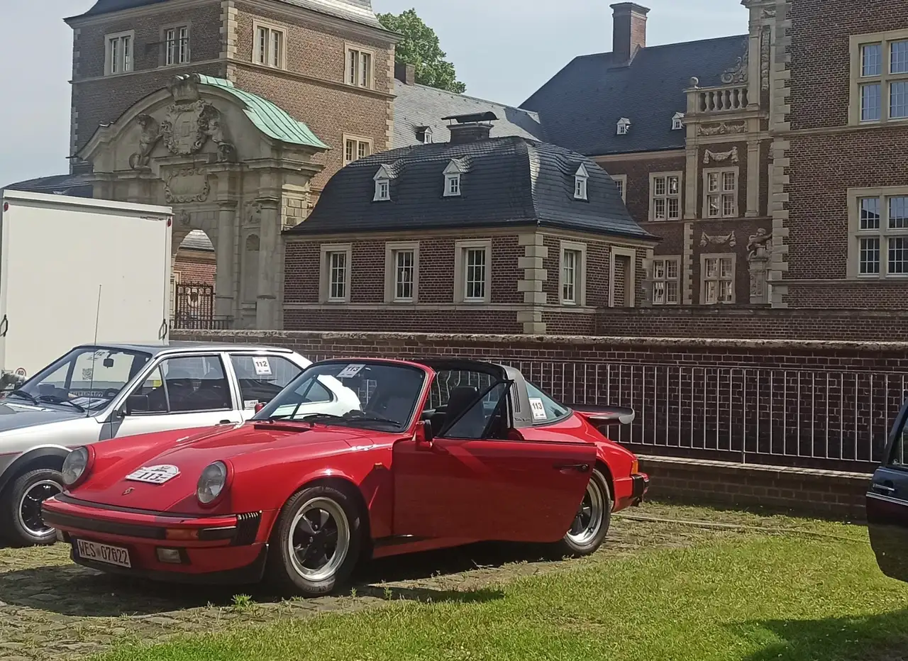 Porsche 911 Carrera Targa 3.2, foto 1