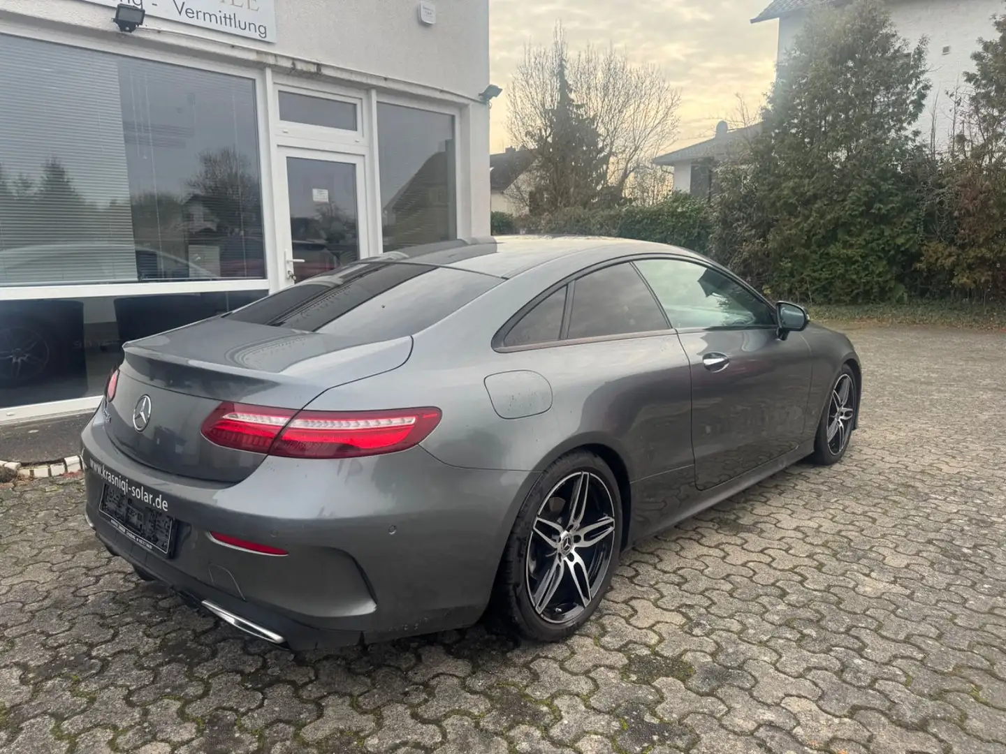 Mercedes-Benz E 220 d Coupe*AMG*Burmester*360*NightPaket Grau - 2