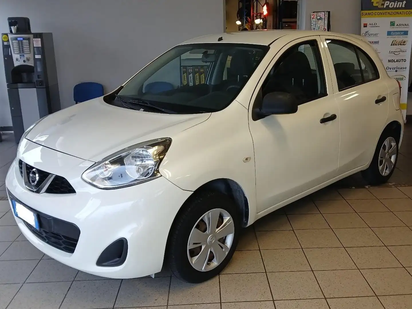Nissan Micra 1.2 Acenta Young E6 KM 19000 Bianco - 2