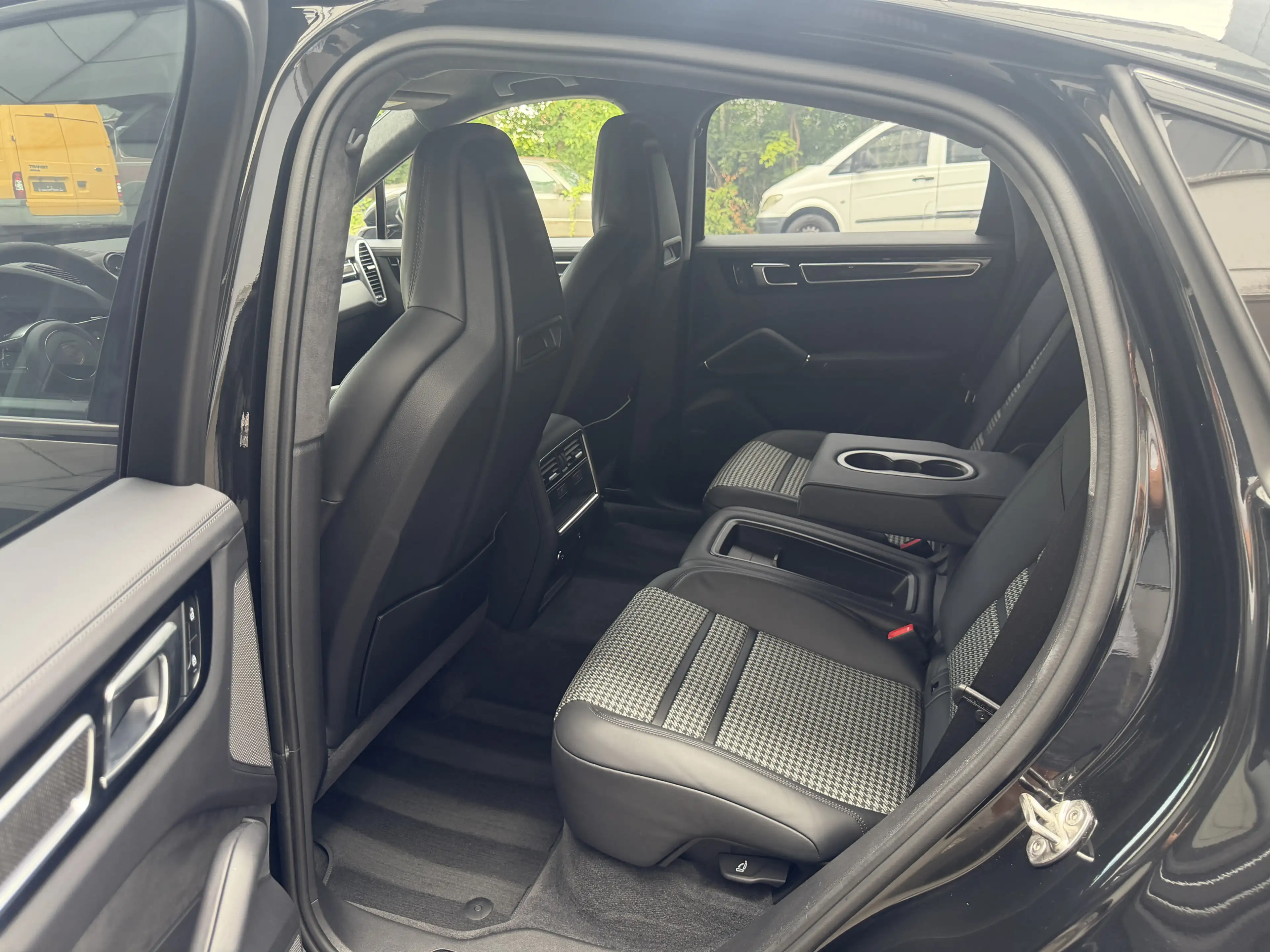 Porsche Cayenne GTS Leichtbau Matrix Standheizung Carbon — photo 14